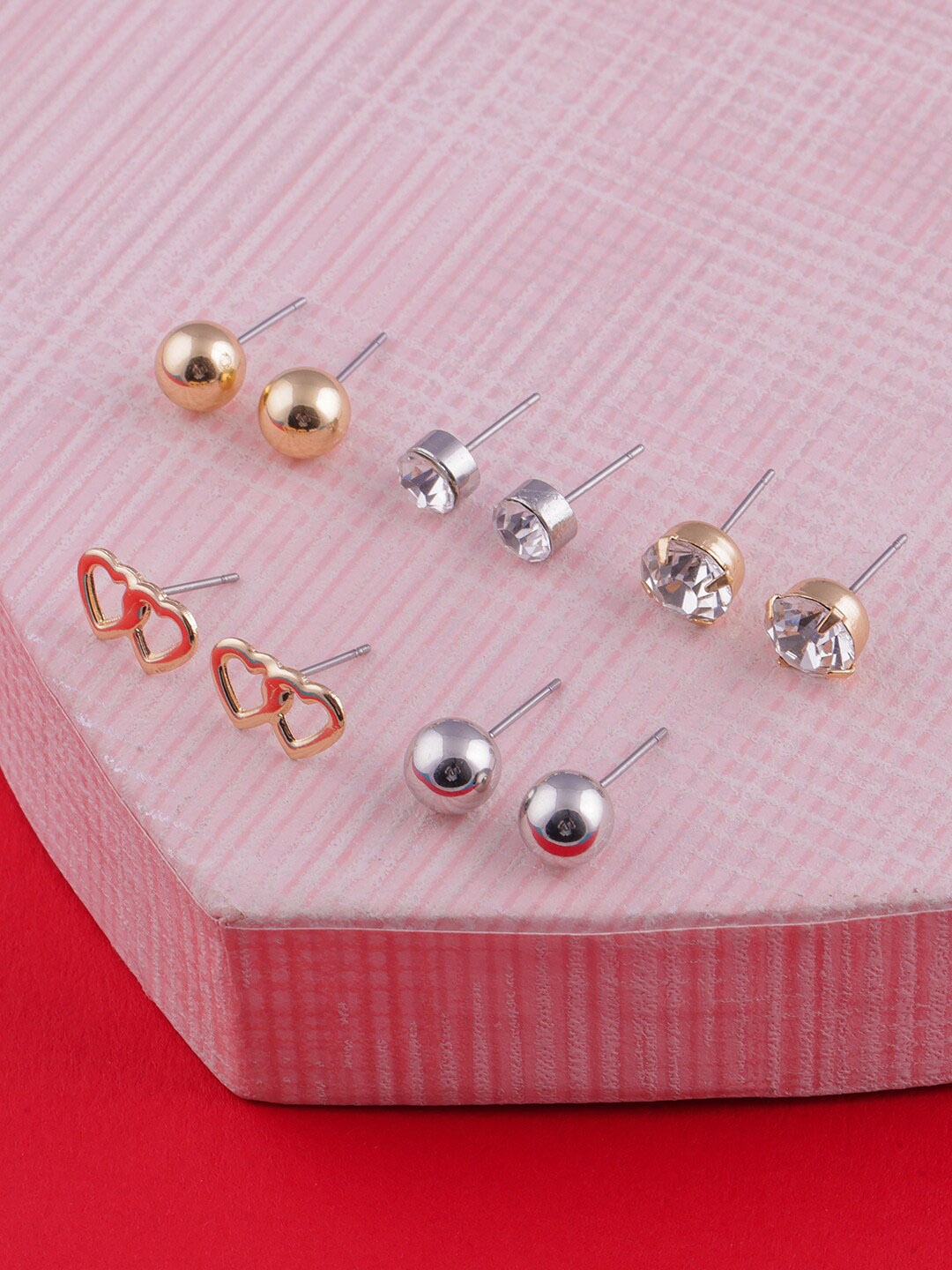 

DressBerry White Set Of 5 & Gold-pleated Beads & Stone Studded Classic Studs Earrings