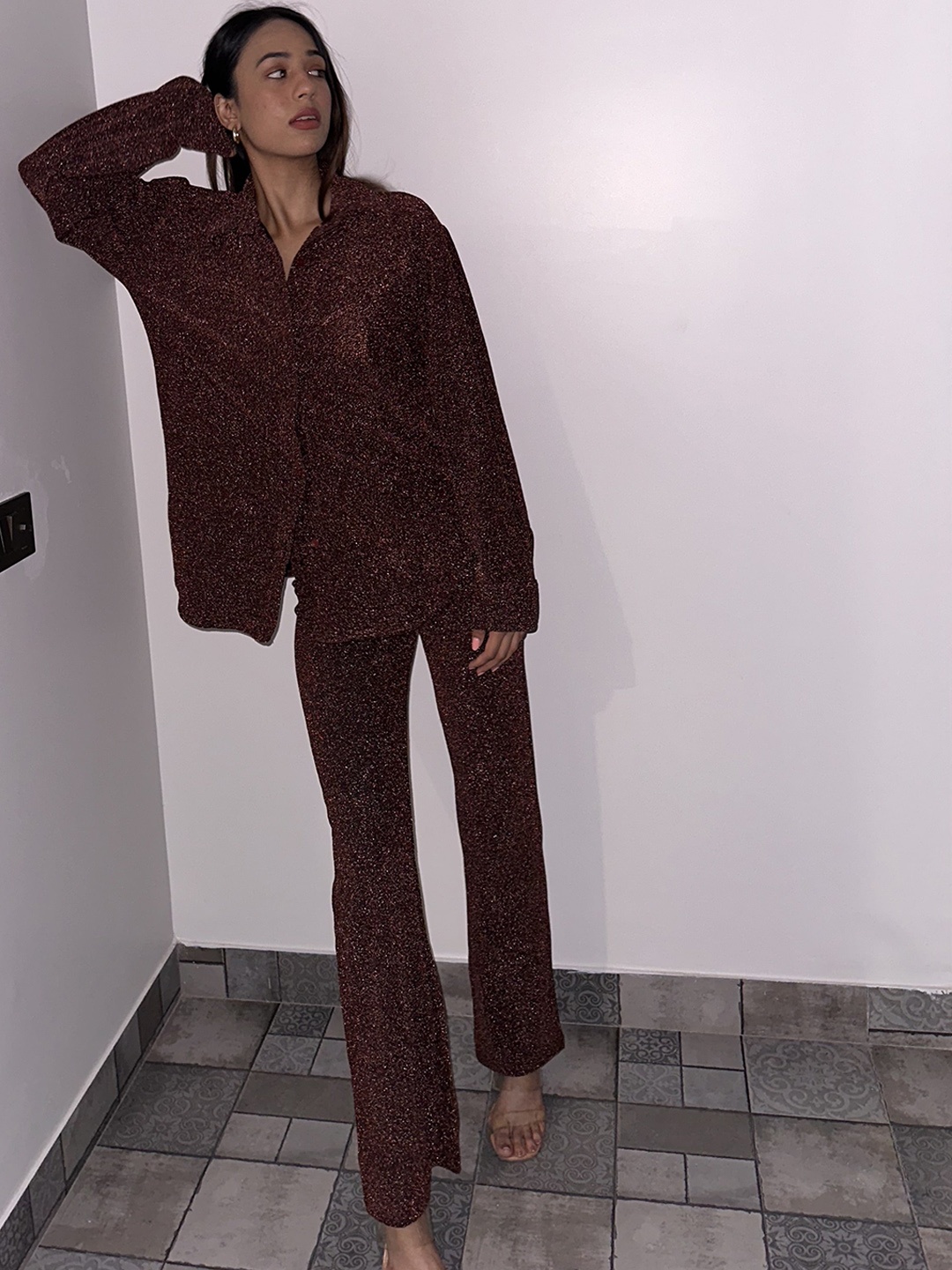 

Obleka Shimmer Embellished Shirt Collar Long Sleeves Cotton Co-Ords, Brown