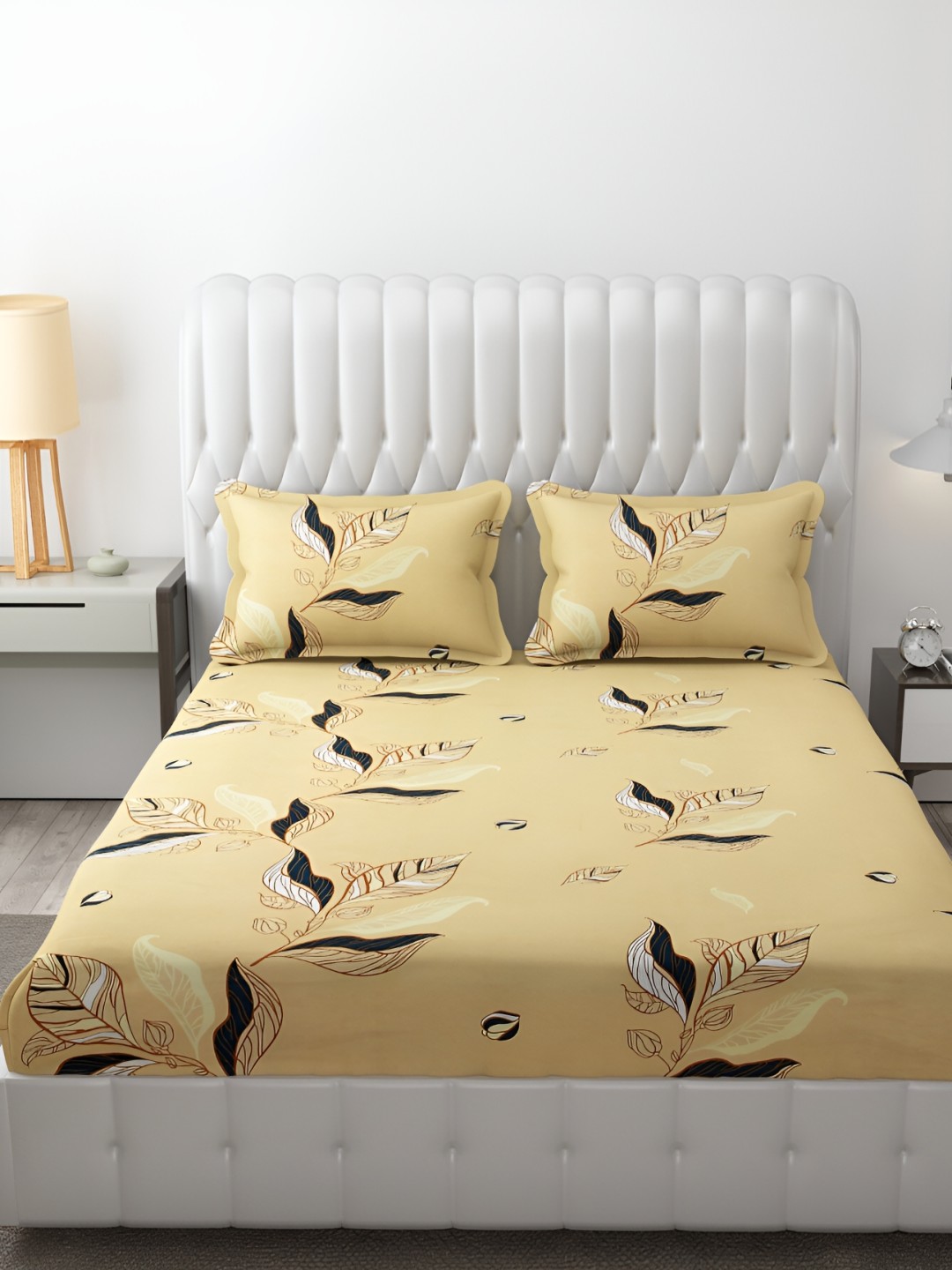 

CHHILAKIYA Khaki & Black Floral 210 TC King Bedsheet with 2 Pillow Covers