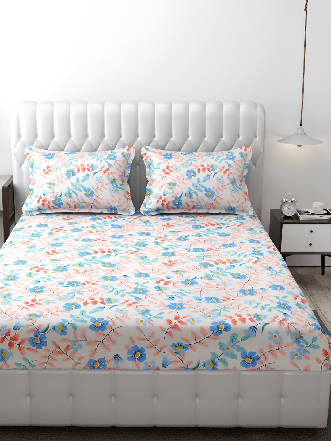 

CHHILAKIYA Blue & White Floral 210 TC 130 GSM King Bedsheet with 2 Pillow Covers