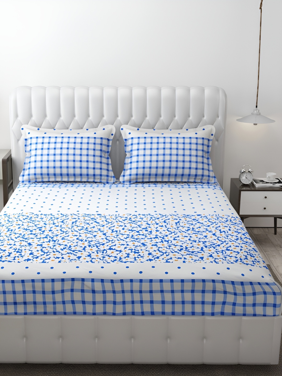 

CHHILAKIYA Blue & White Floral 210 TC 130 GSM King Bedsheet with 2 Pillow Covers