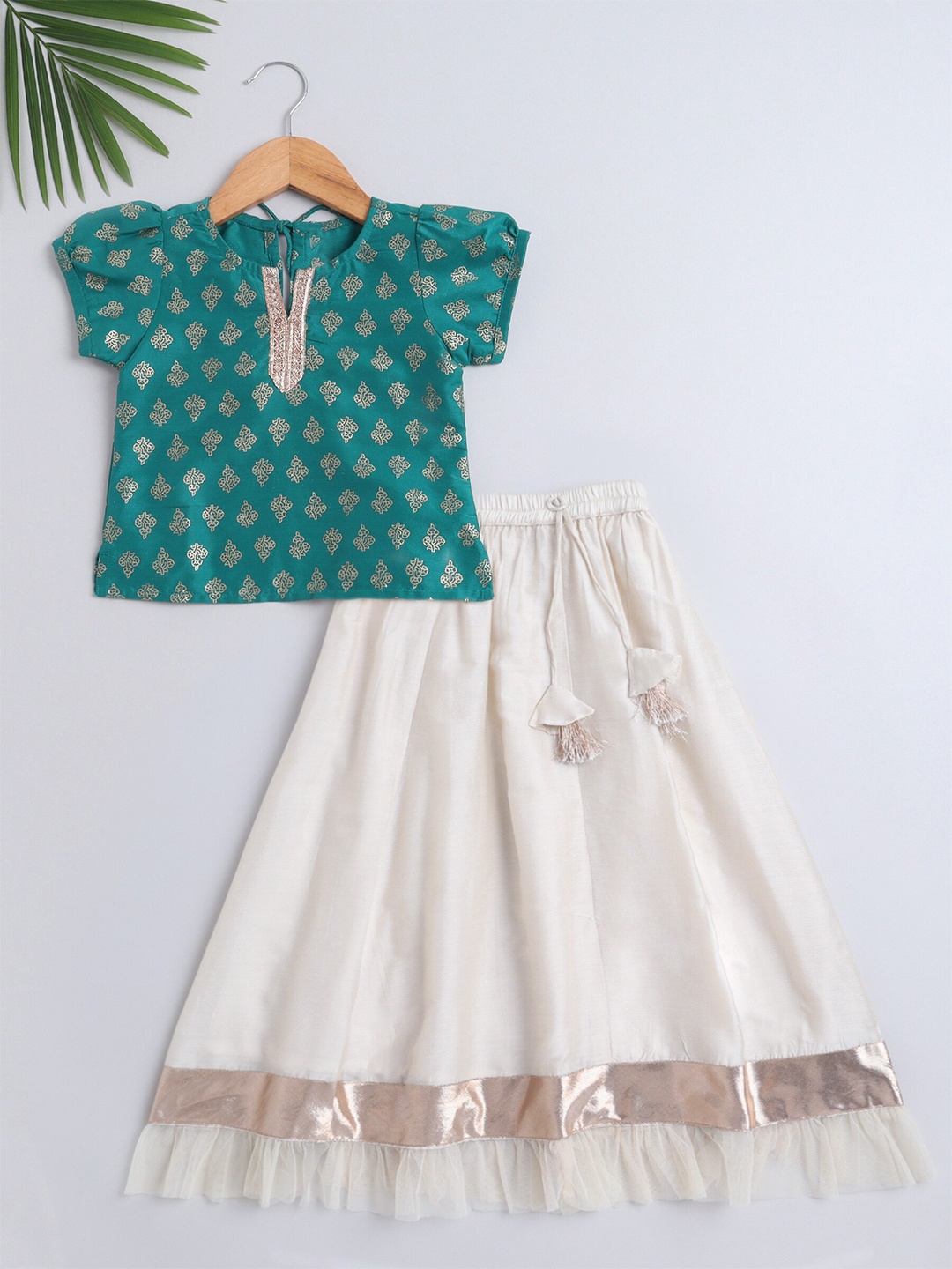 

The Magic Wand Girls Ethnic Motifs Printed Ready To Wear Lehenga & Blouse, Green