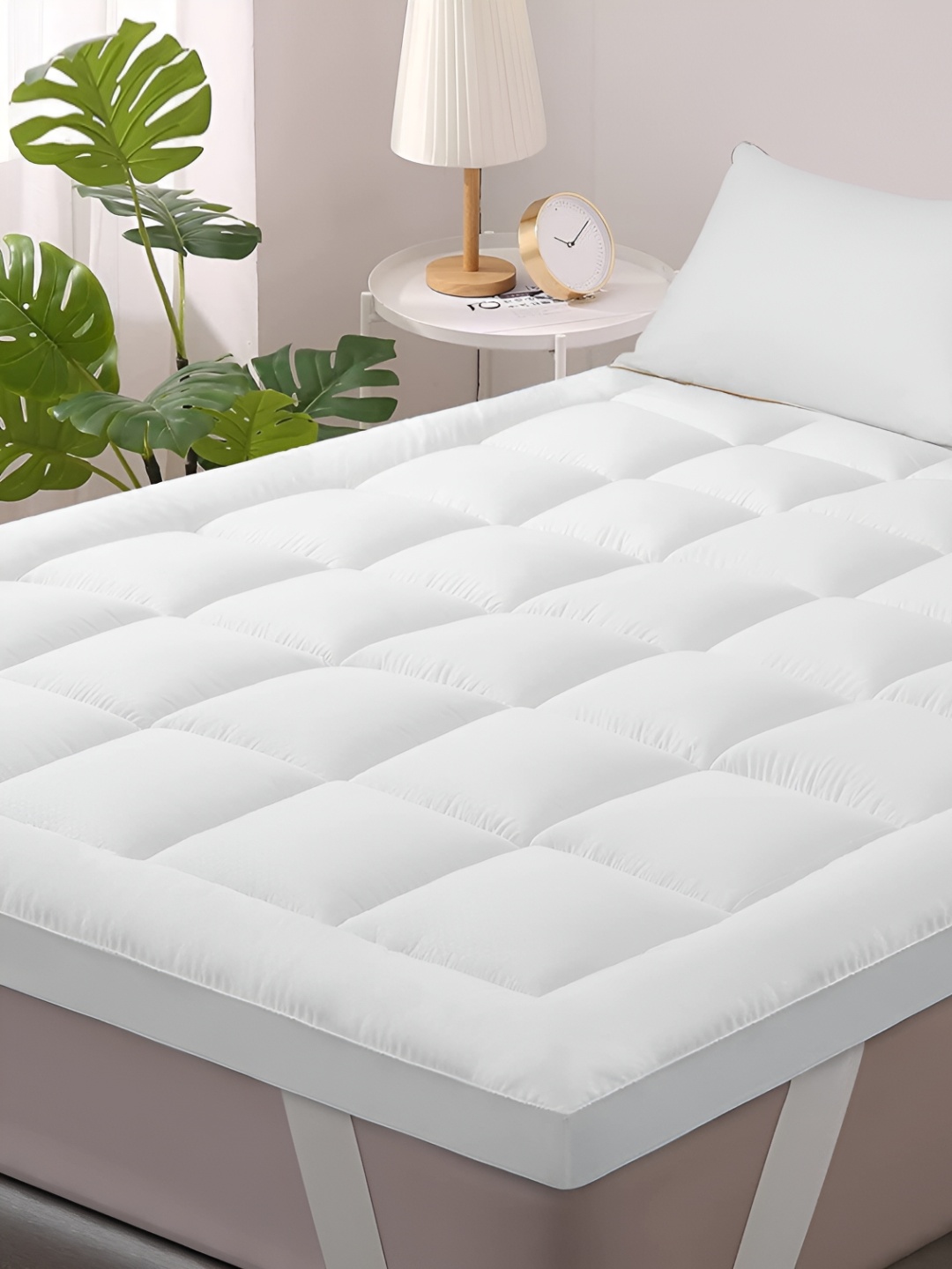 

LINENOVATION White Quilted Breathable Mattress Protector