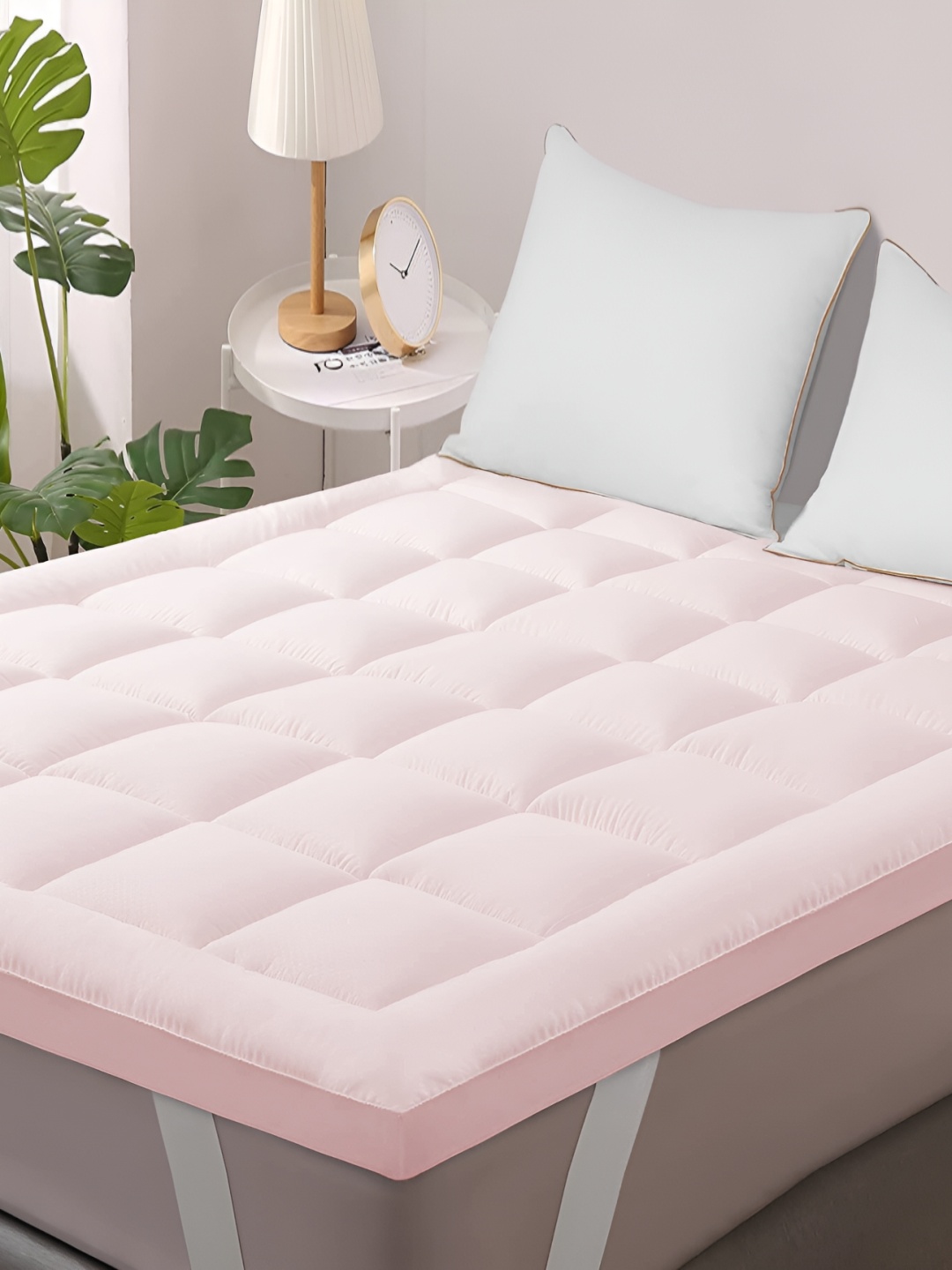 

LINENOVATION Pink Breathable Quilted Mattress Protector