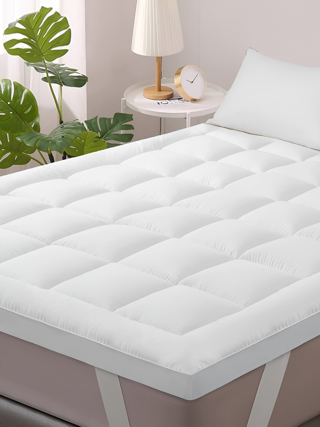 

LINENOVATION White Quilted Breathable Mattress Protector