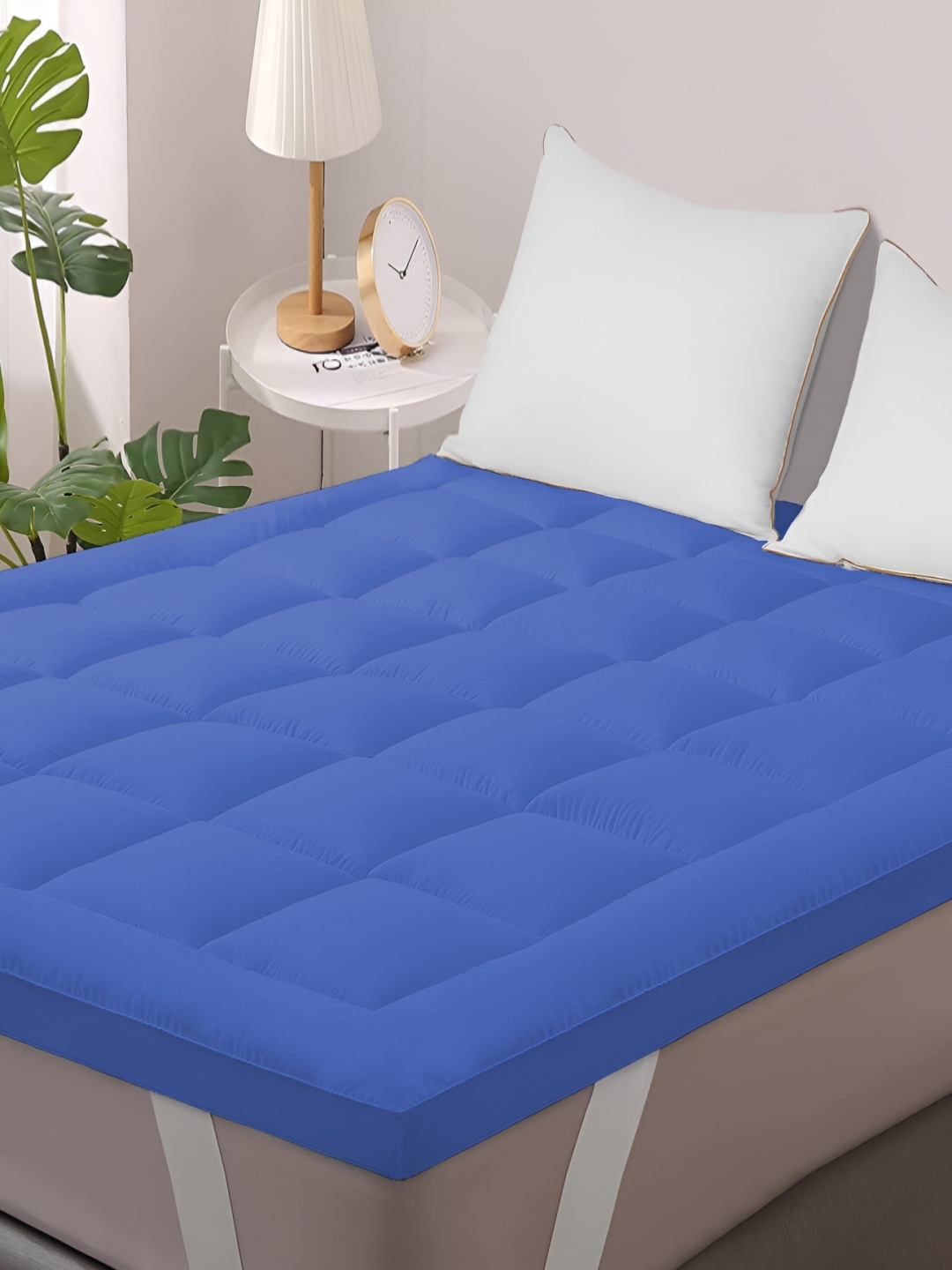 

LINENOVATION Navy Blue Breathable Quilted Mattress Protector