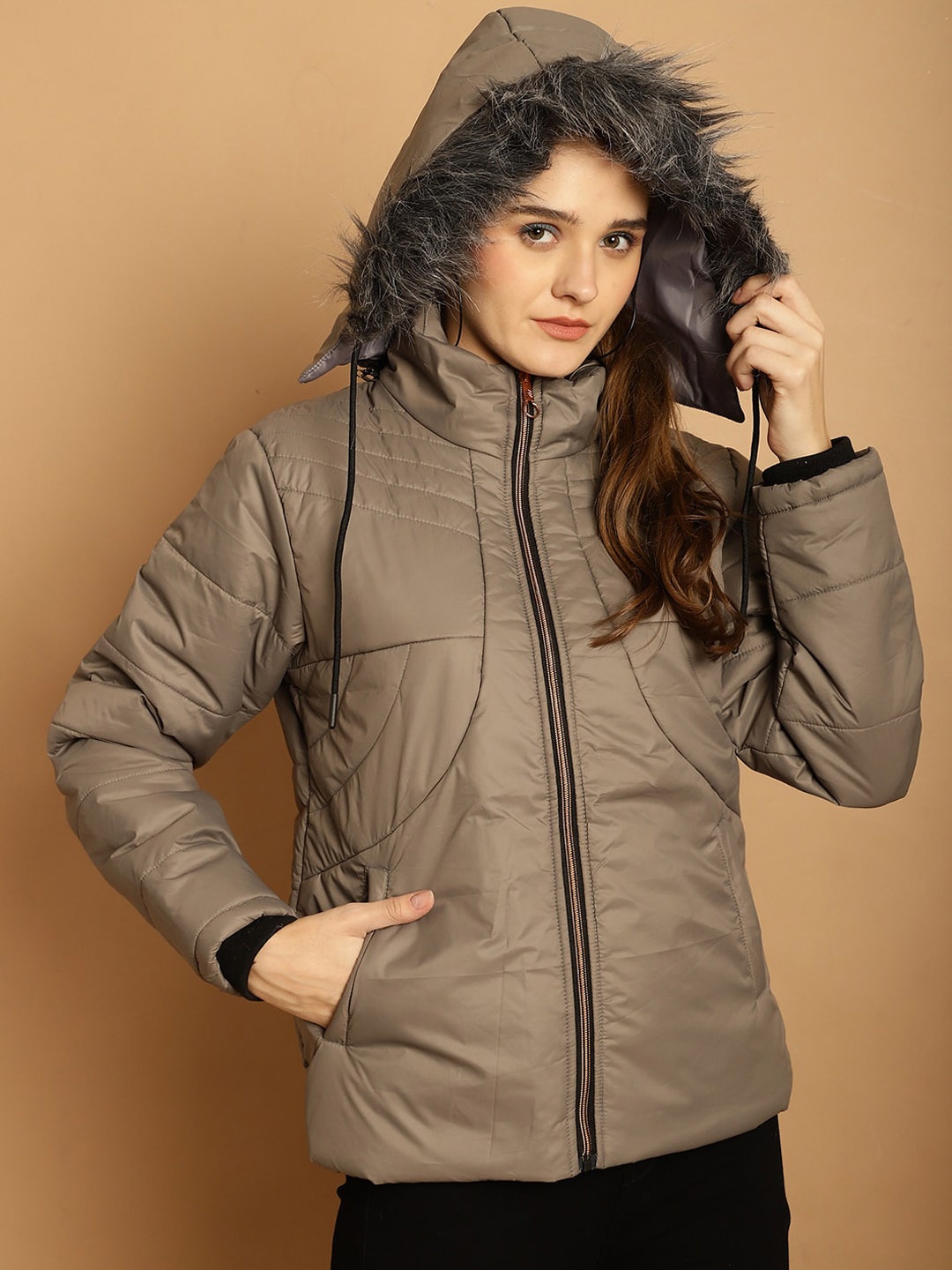 

WELL QUALITY Hooded Lightweight Dri-FIT Puffer Jacket, Grey