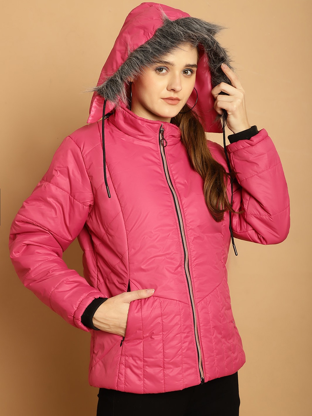 

WELL QUALITY Hooded Puffer Jacket, Pink