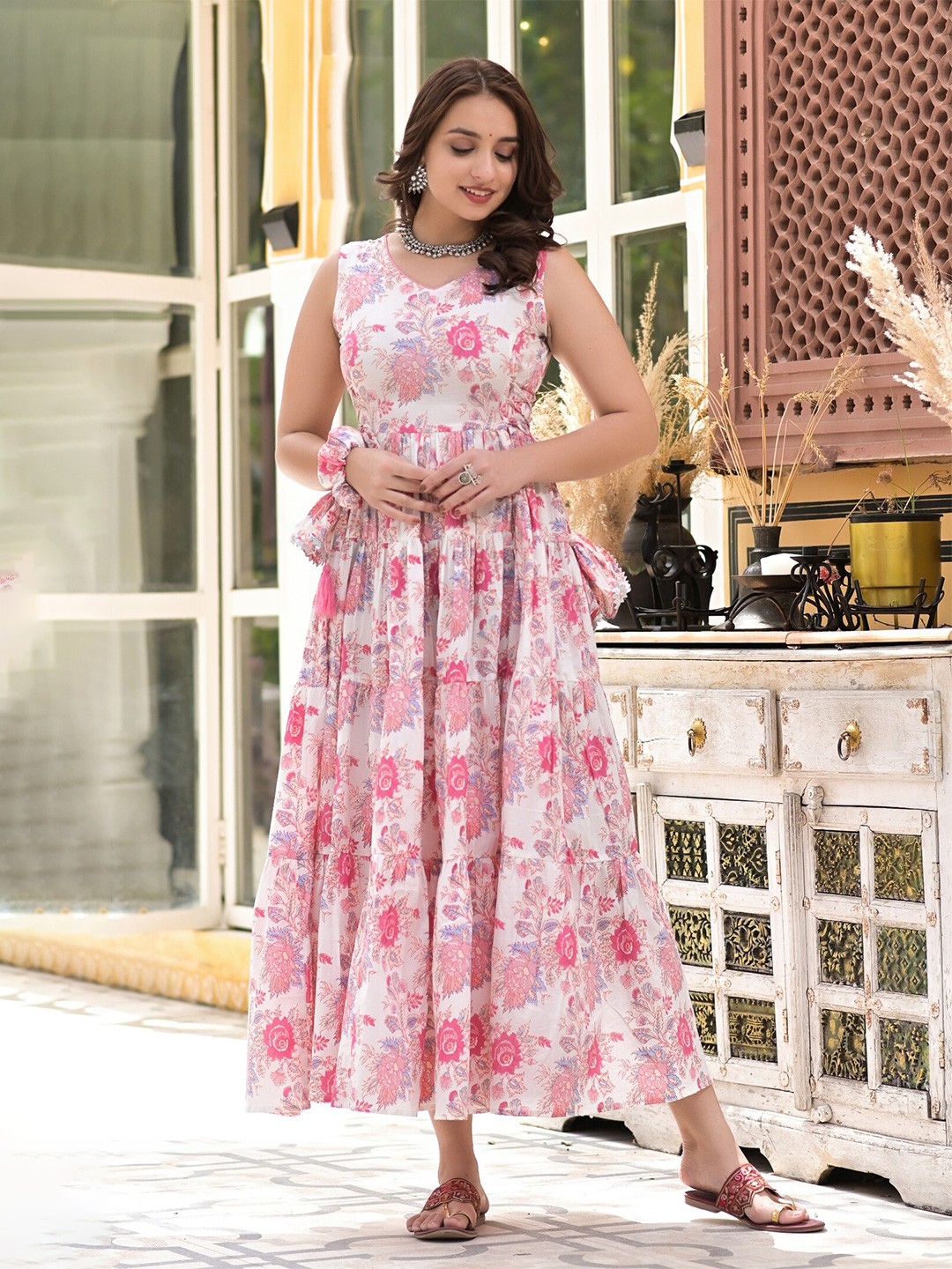 

The Kapas Floral Printed V-Neck Gathered & Tiered Cotton Fit & Flare Dress, Pink