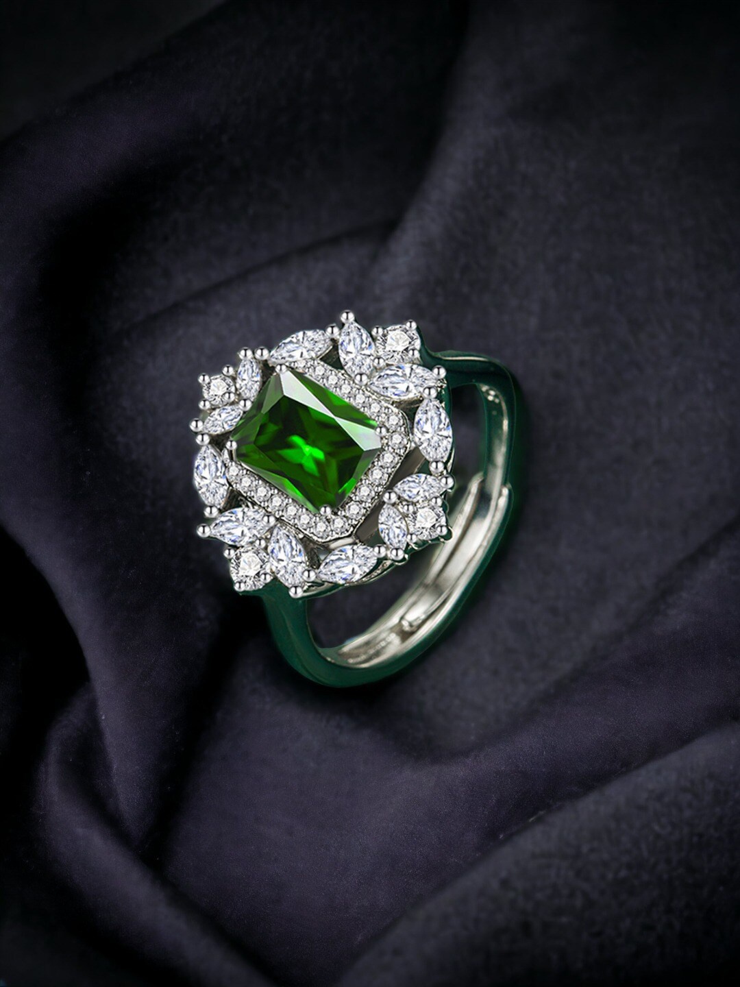 

Designs & You Silver Plated Adjustable Finger Ring