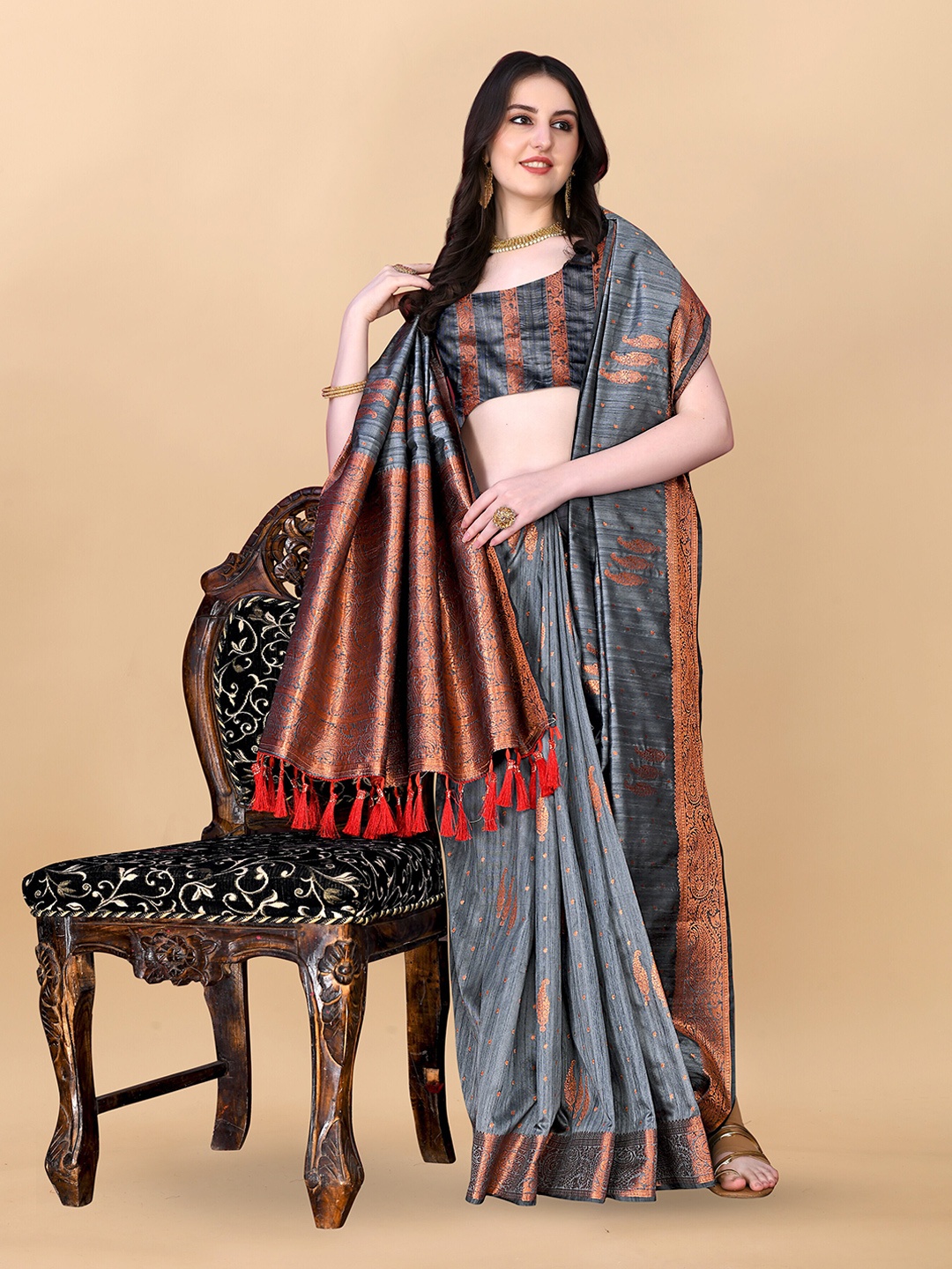 

ZIBLON Ethnic Motifs Woven Design Kanjeevaram Saree, Grey