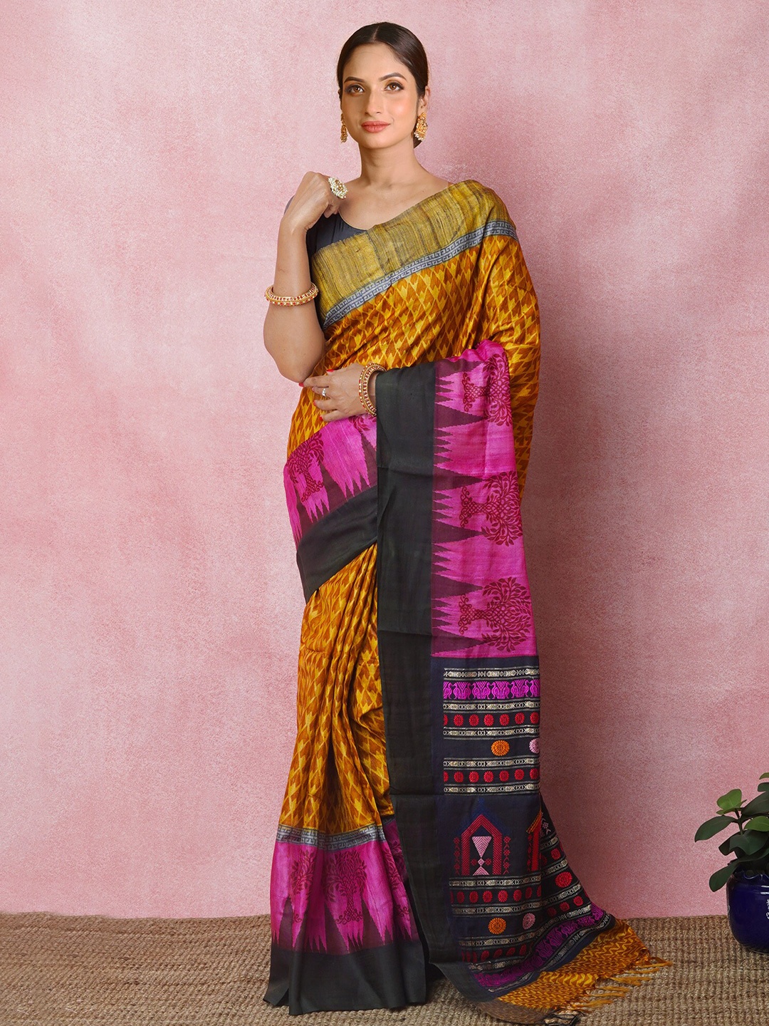 

Unnati Silks Ethnic Motifs Printed Pure Silk Handloom Tussar Saree, Yellow