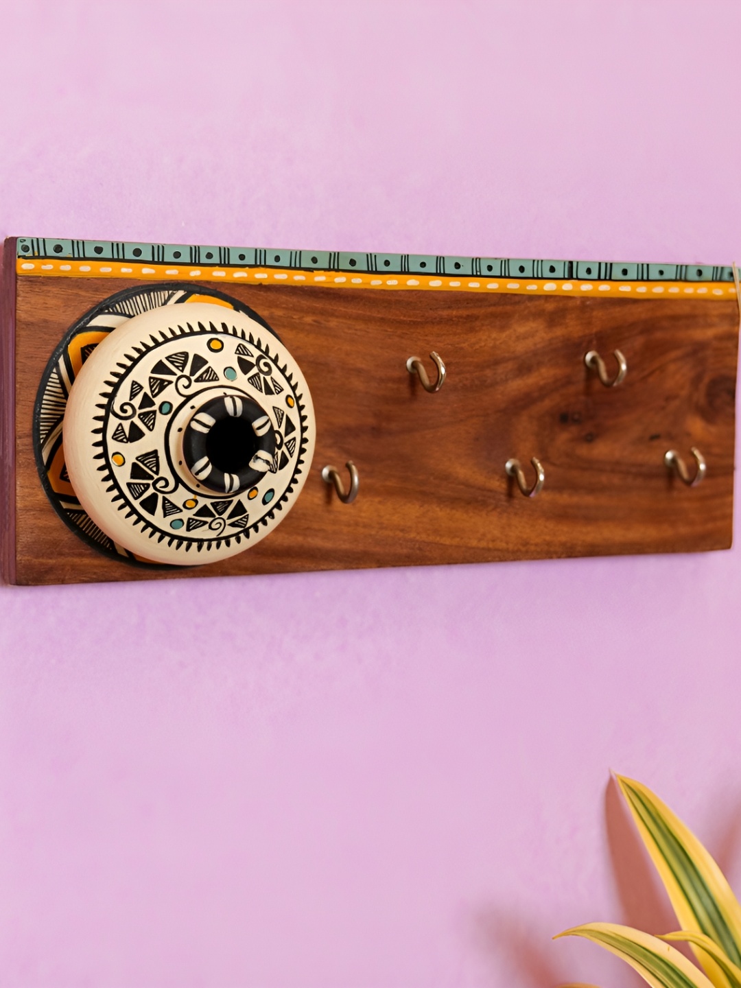 

ARTYSTA BEAUTIFYING LIVES Brown & Black Printed Wooden Key Holders