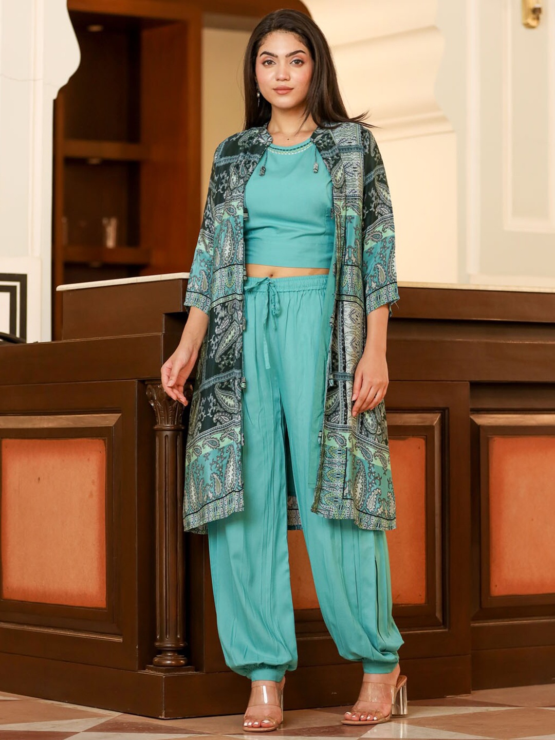 

FASHION DWAR Top & Trousers With Shrug, Blue