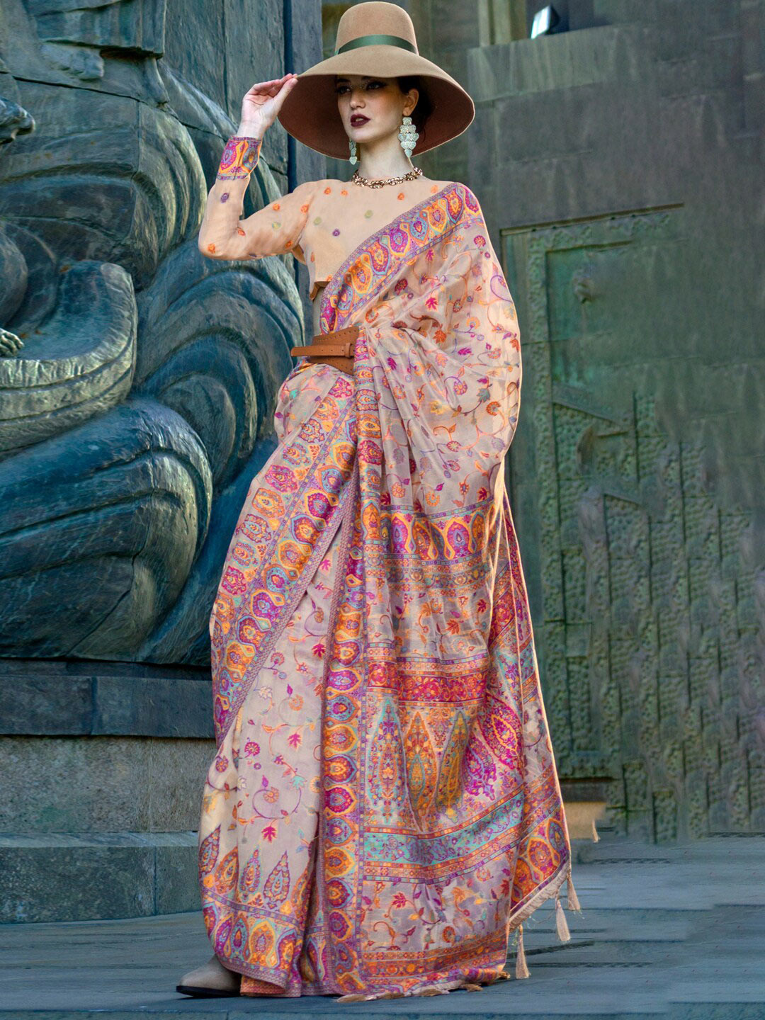 

Mitera Cream-Coloured Floral Woven Design Organza Banarasi Saree