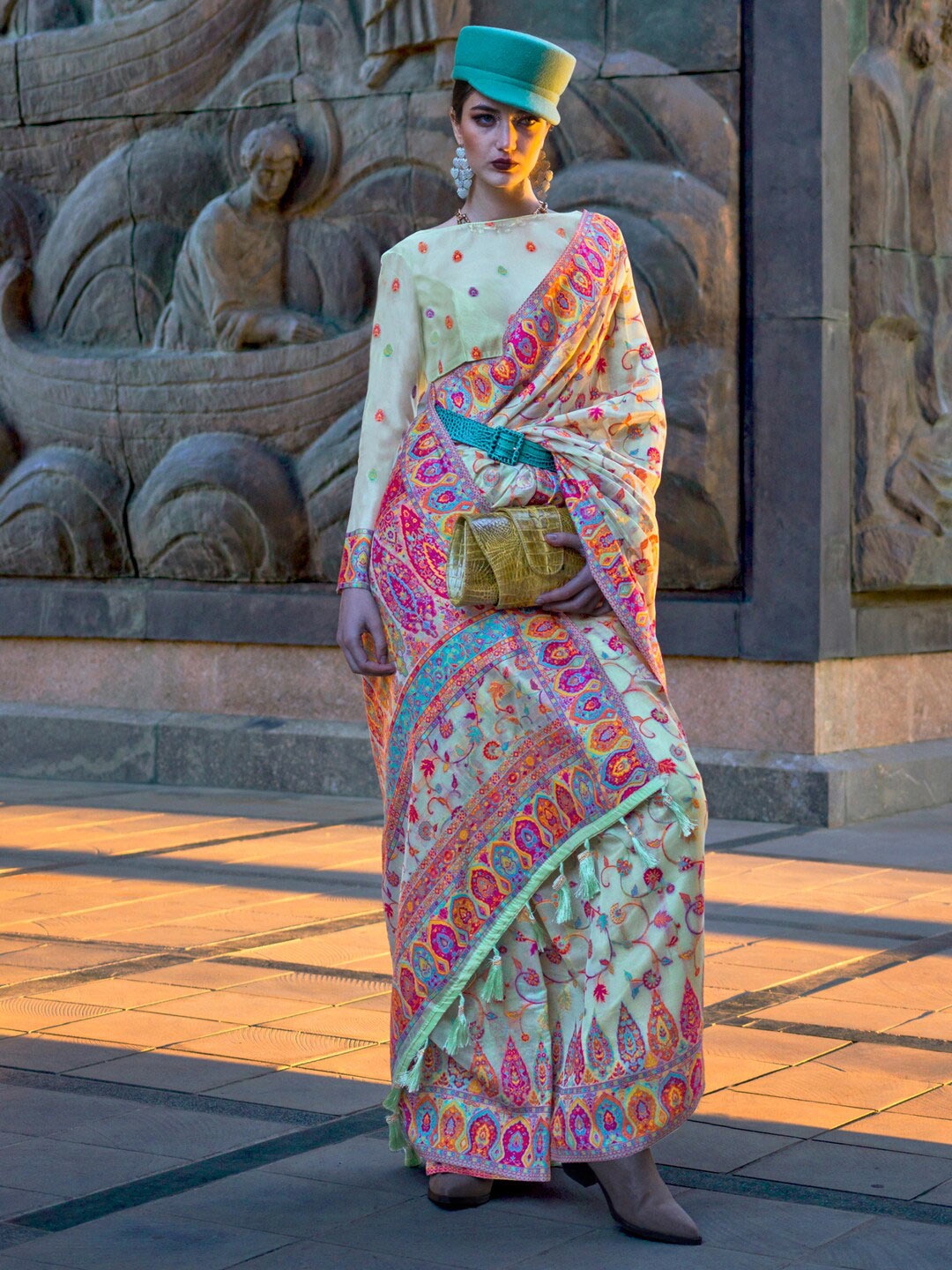 

Mitera Sea Green Floral Woven Design Organza Banarasi Saree
