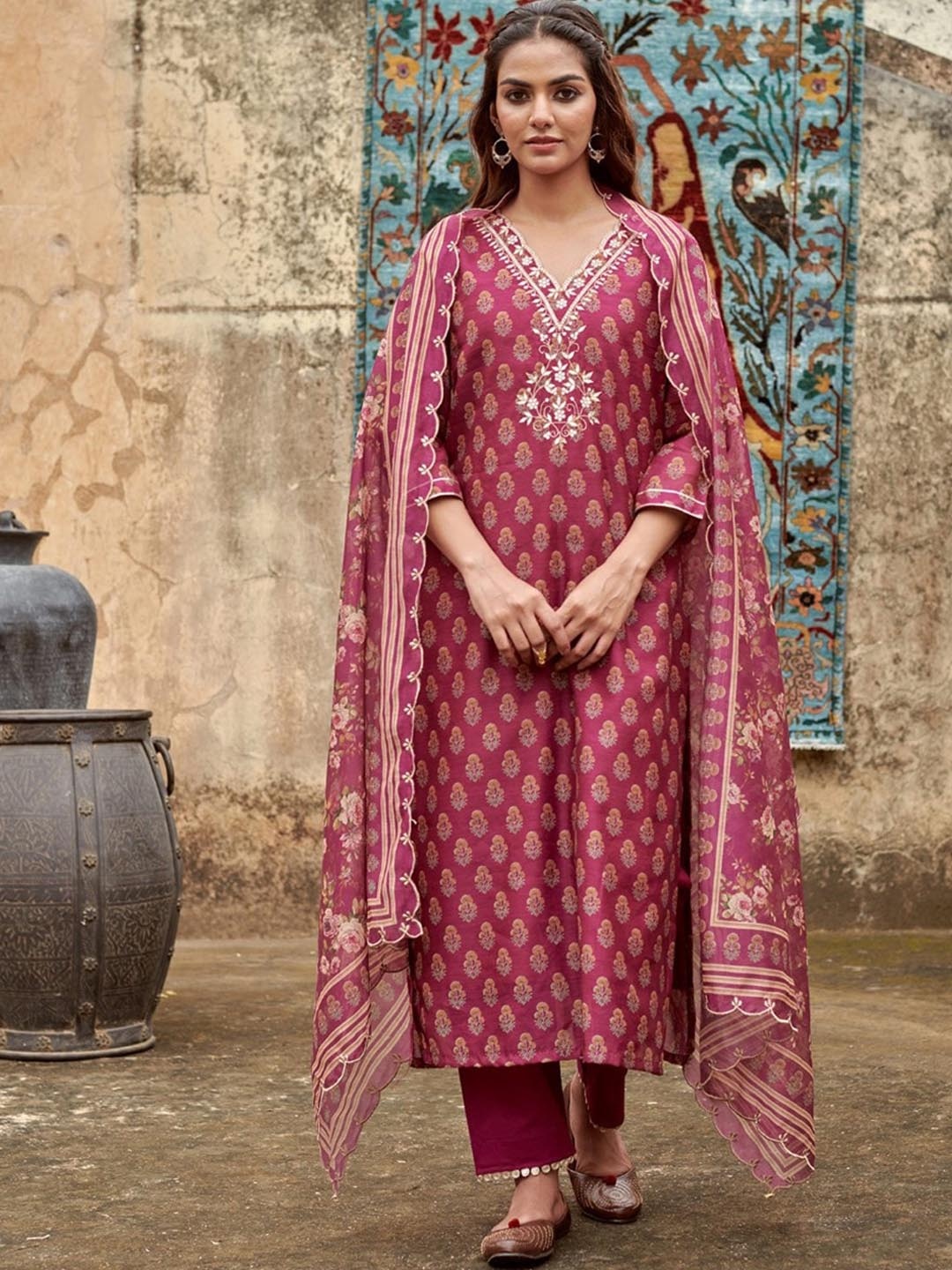 

KARAJ JAIPUR Ethnic Motifs Printed Kurta With Trouser & Dupatta, Maroon
