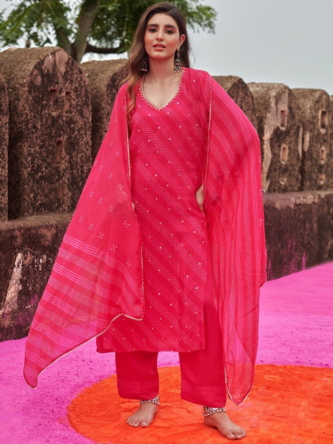 

KARAJ JAIPUR Leheriya Printed Sequinned Detail Straight Kurta With Trousers & Dupatta, Pink
