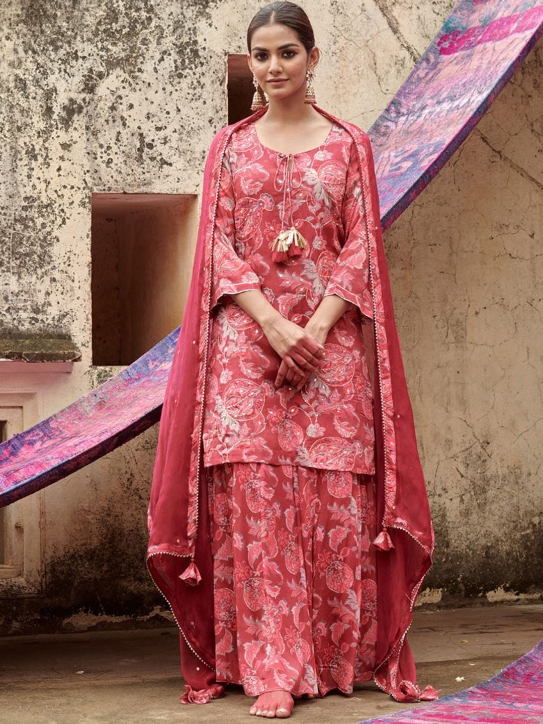 

KARAJ JAIPUR Ethnic Motifs Printed Kurta With Palazzo & With Dupatta, Pink