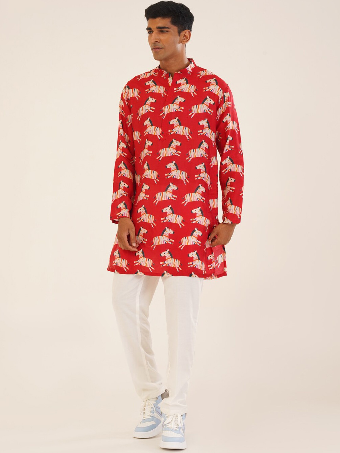 

KALPRAAG Geometric Printed Mandarin Collar Kurta, Red