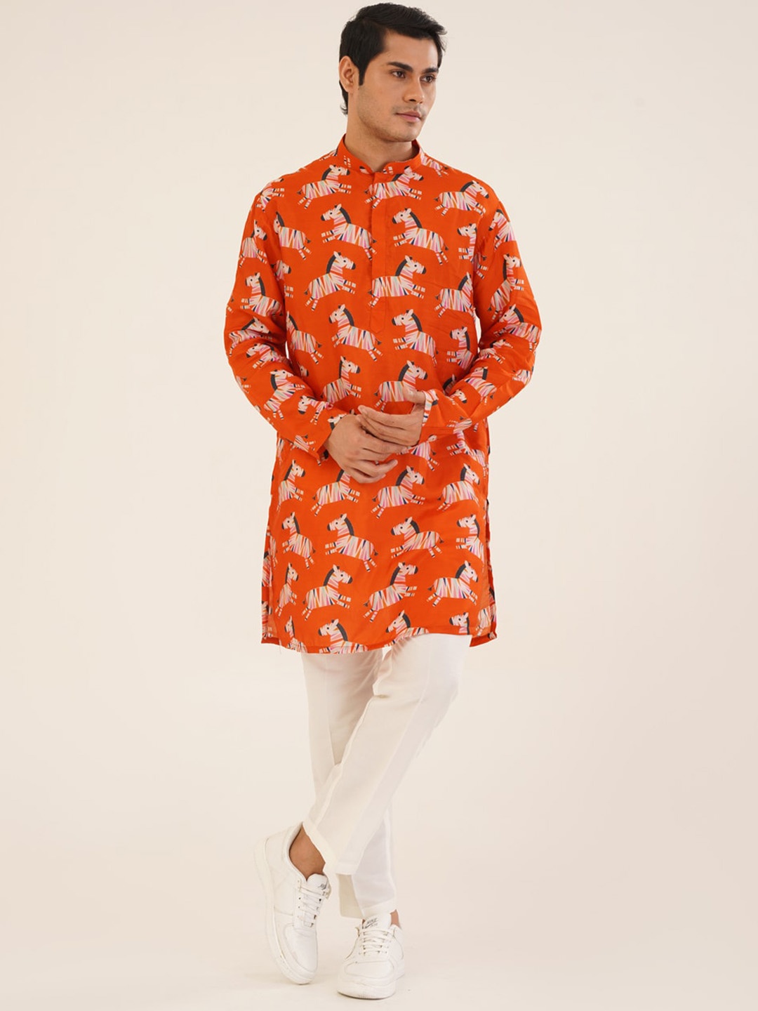 

KALPRAAG Geometric Printed Mandarin Collar Kurta, Red