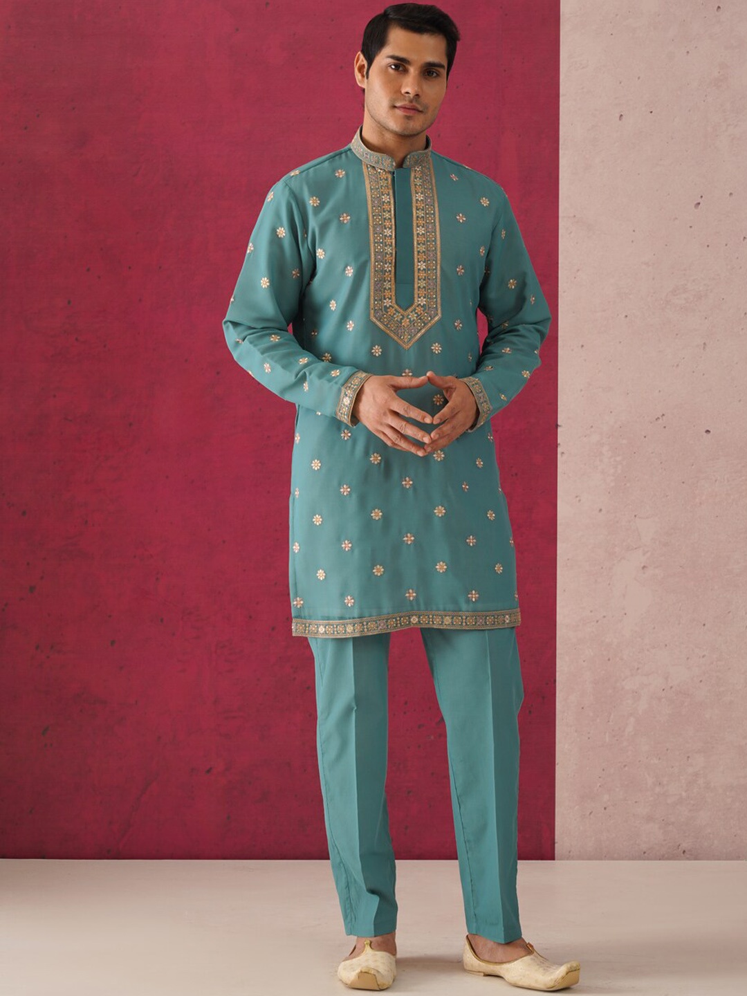 

KALPRAAG Floral Embroidered Regular Kurta with Trousers, Turquoise blue