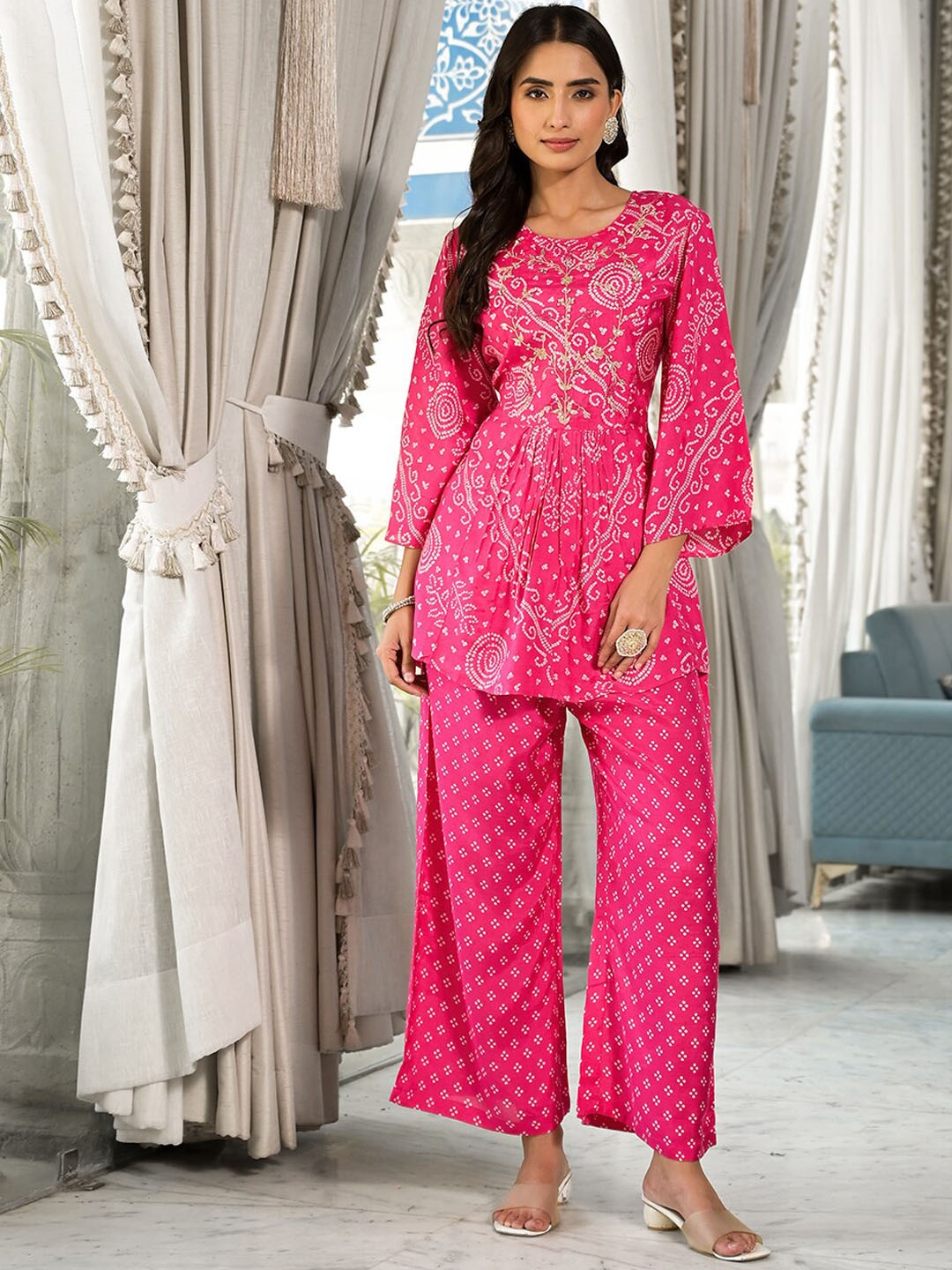 

Divena Ethnic Motifs Printed Round Neck Tunic With Flared Palazzos Co-Ords, Pink