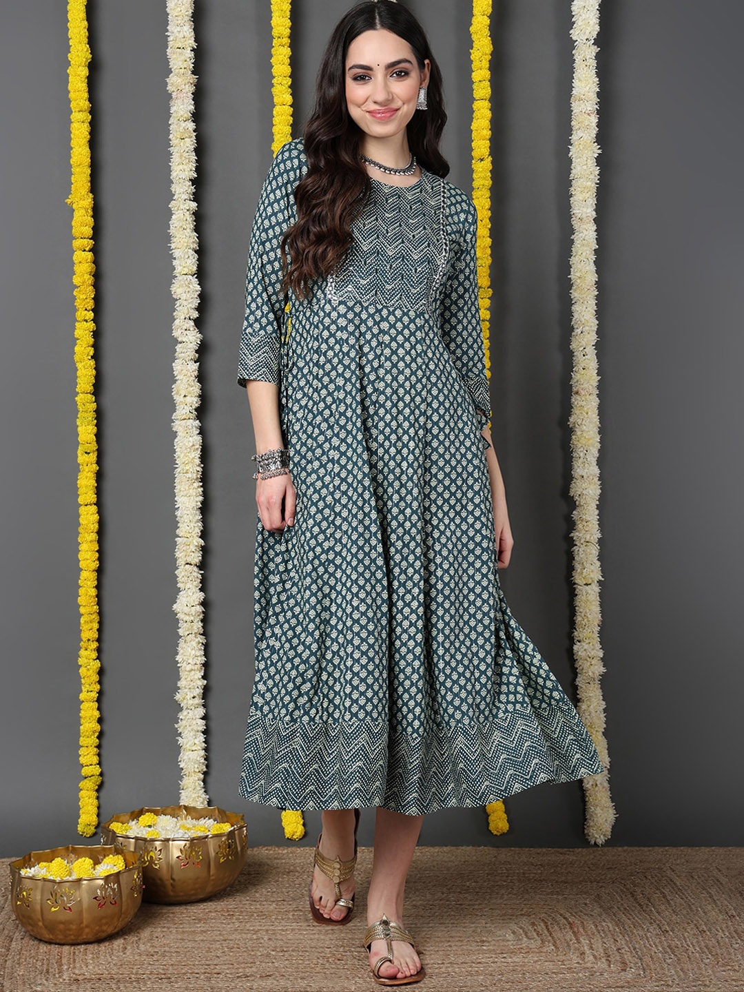 

AHIKA Ethnic Motifs Printed Fit & Flare Midi Ethnic Dress, Green