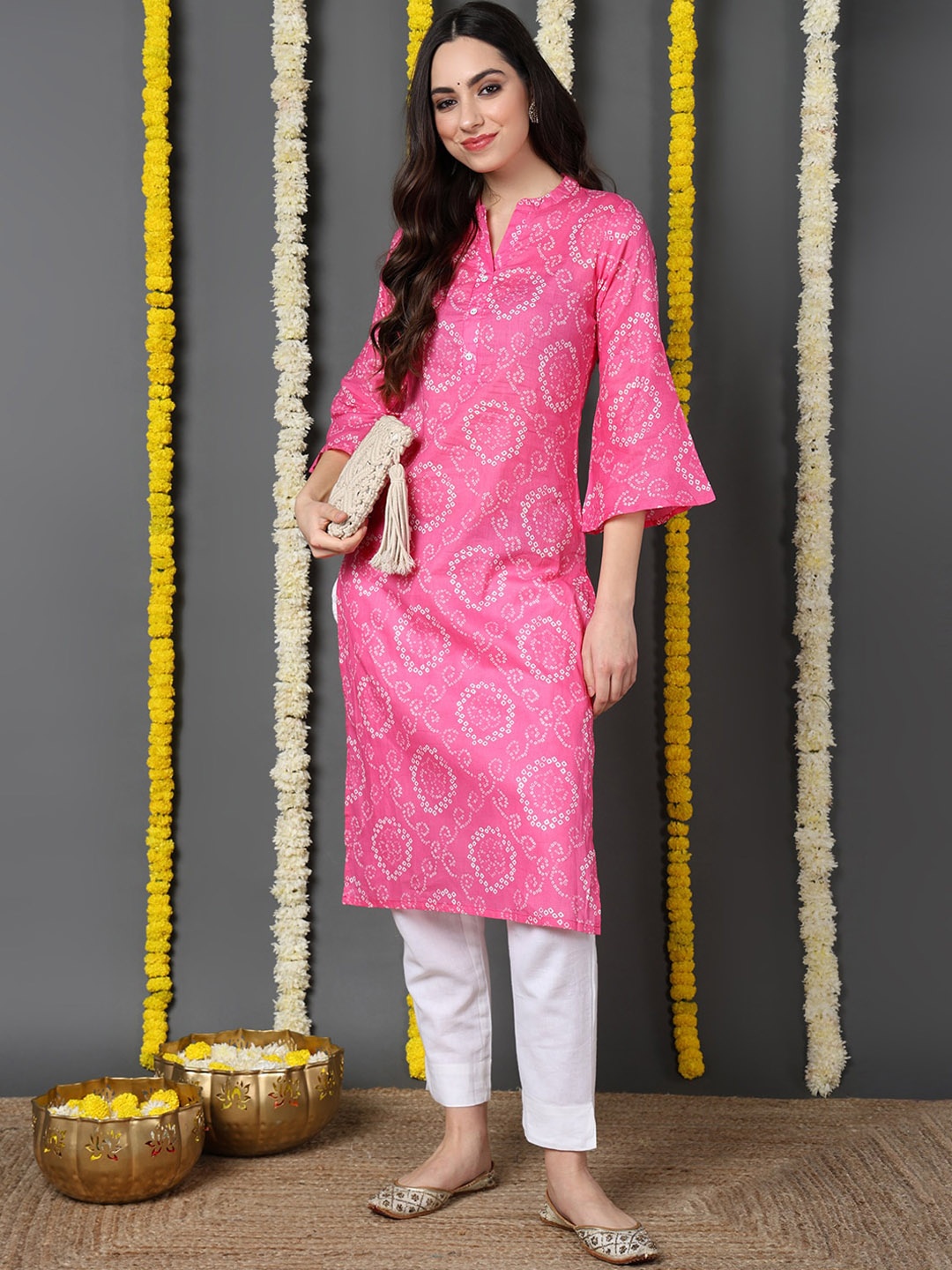 

AHIKA Bandhani Printed Flared Sleeves Straight Cotton Kurta, Pink