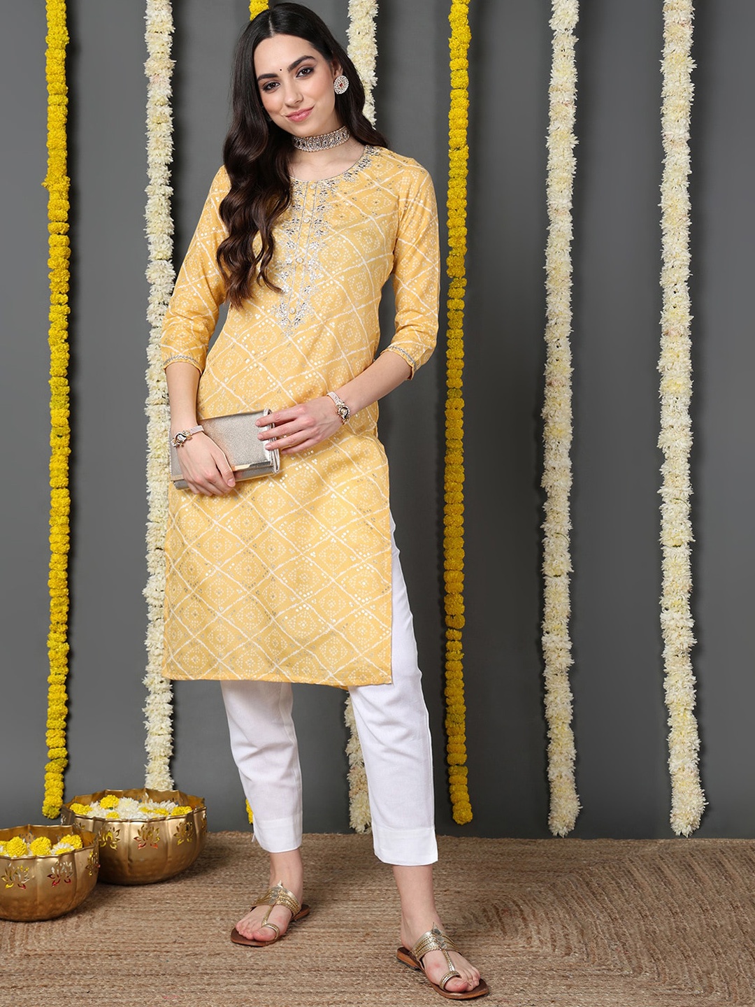 

AHIKA Bandhani Printed Zari Straight Kurta, Yellow