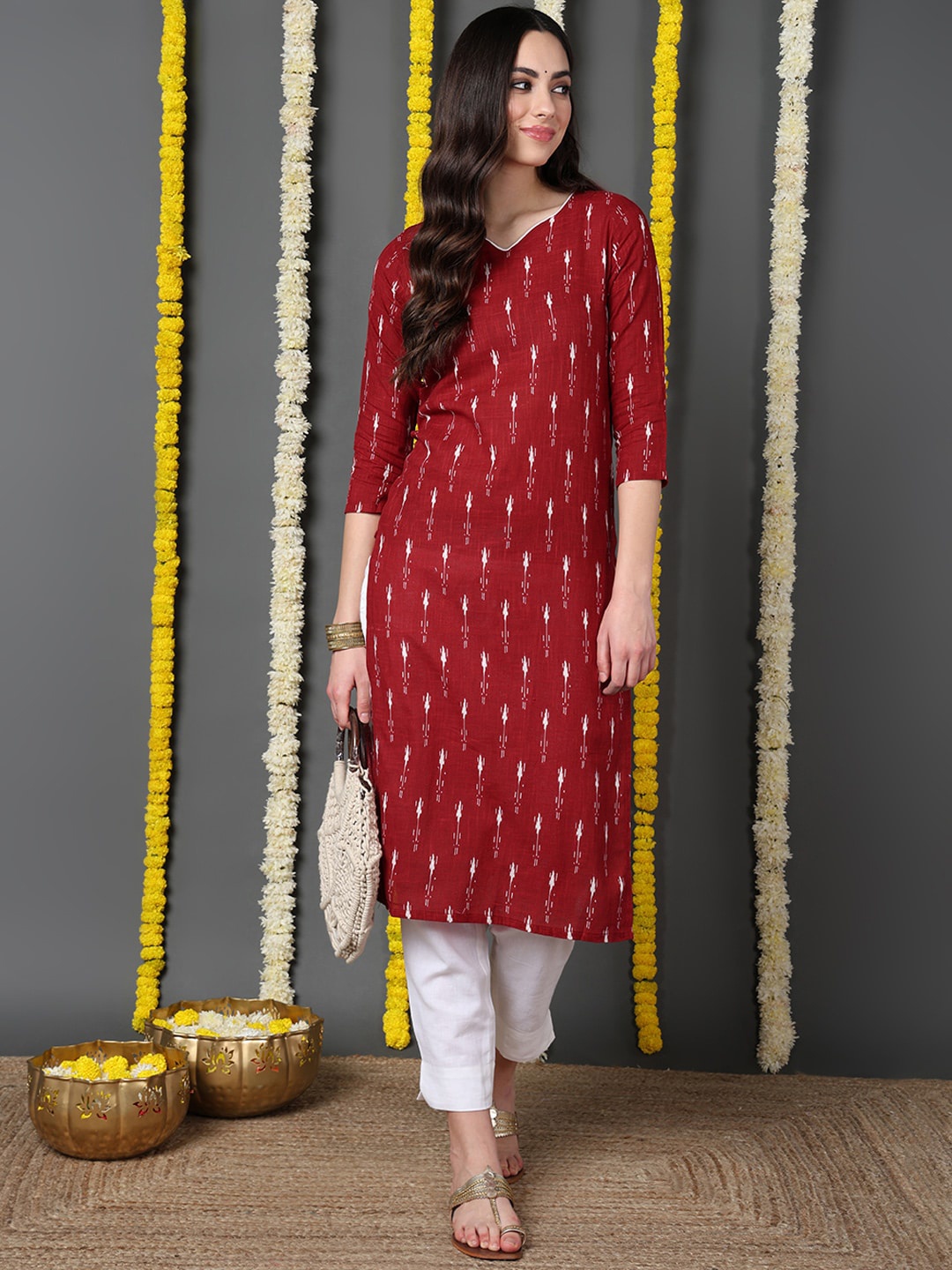 

AHIKA Abstract Printed Cotton Straight Kurta, Maroon