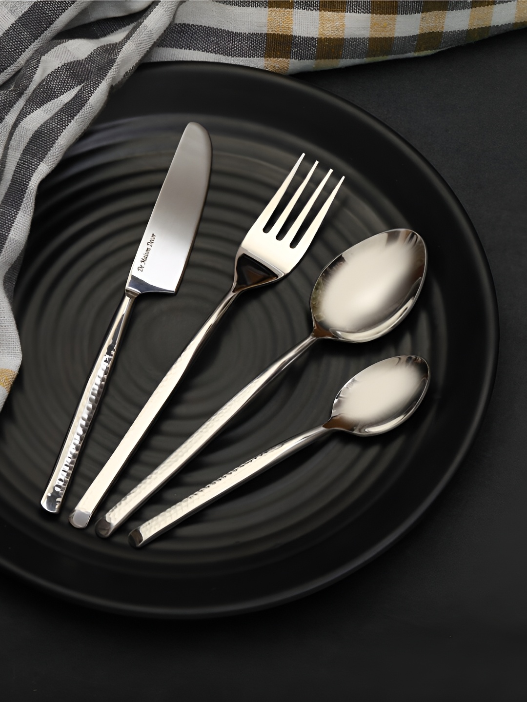 

Decor de Maison Artisan Dot 16 Pieces Hammered Stainless Steel Cutlery Set, Silver