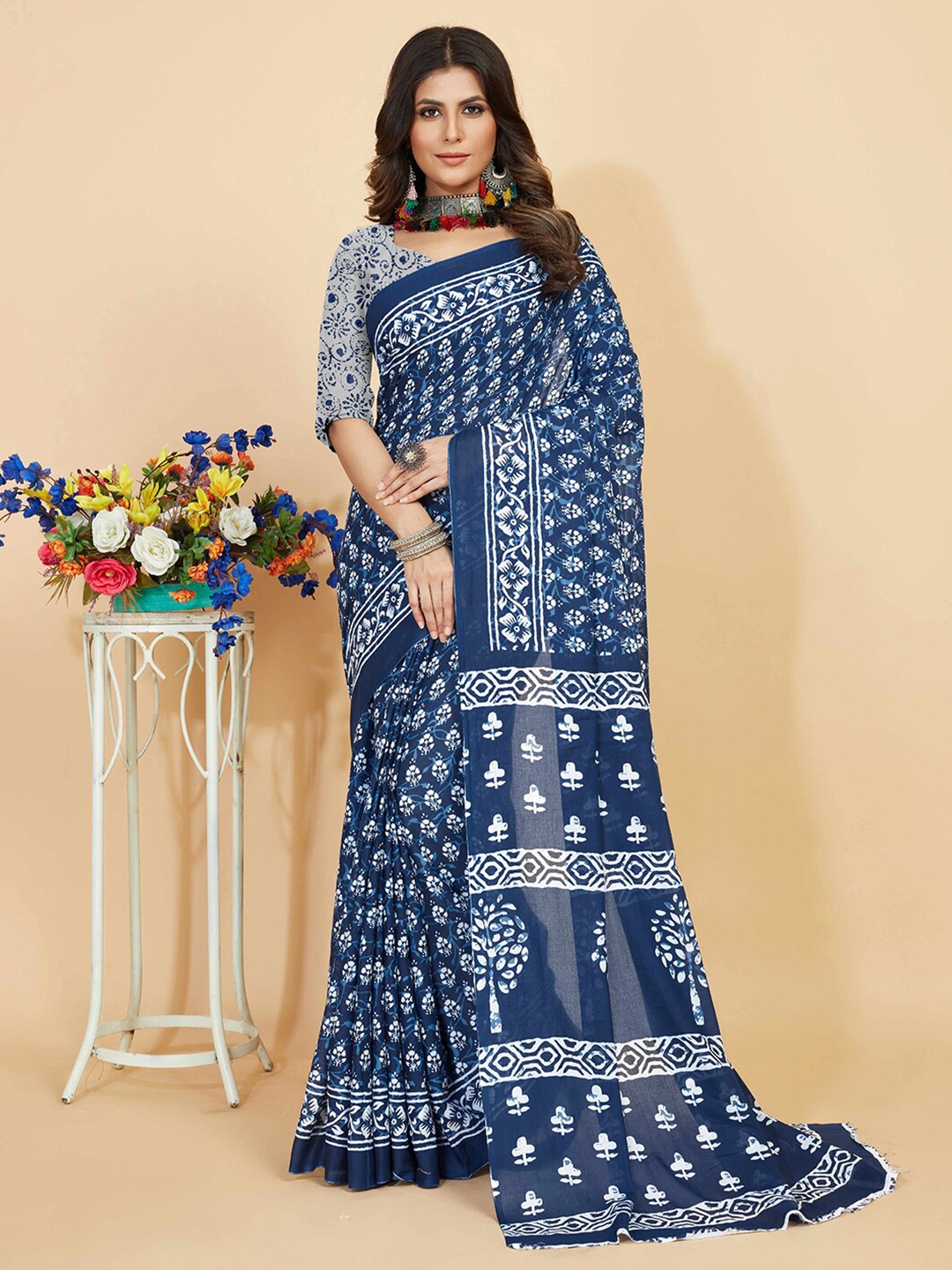 

Kasak Floral Printed Pure Cotton Ikat Saree, Navy blue