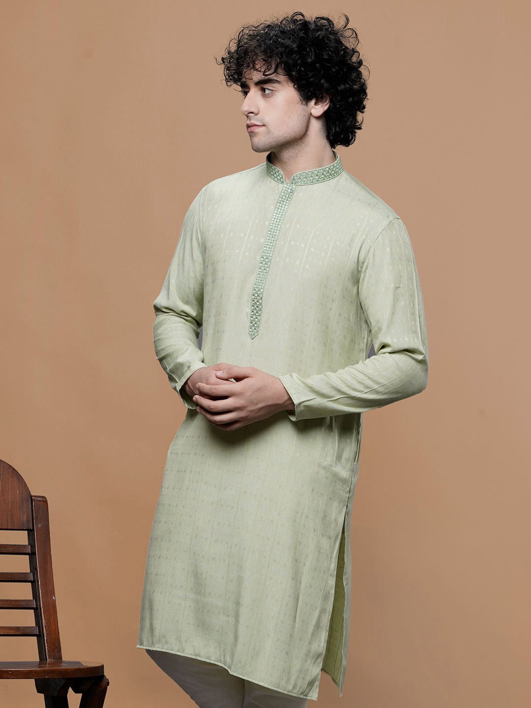 

MAAHI FABS Ethnic Motifs Printed Thread Work Detailed Cotton Straight Kurta, Green