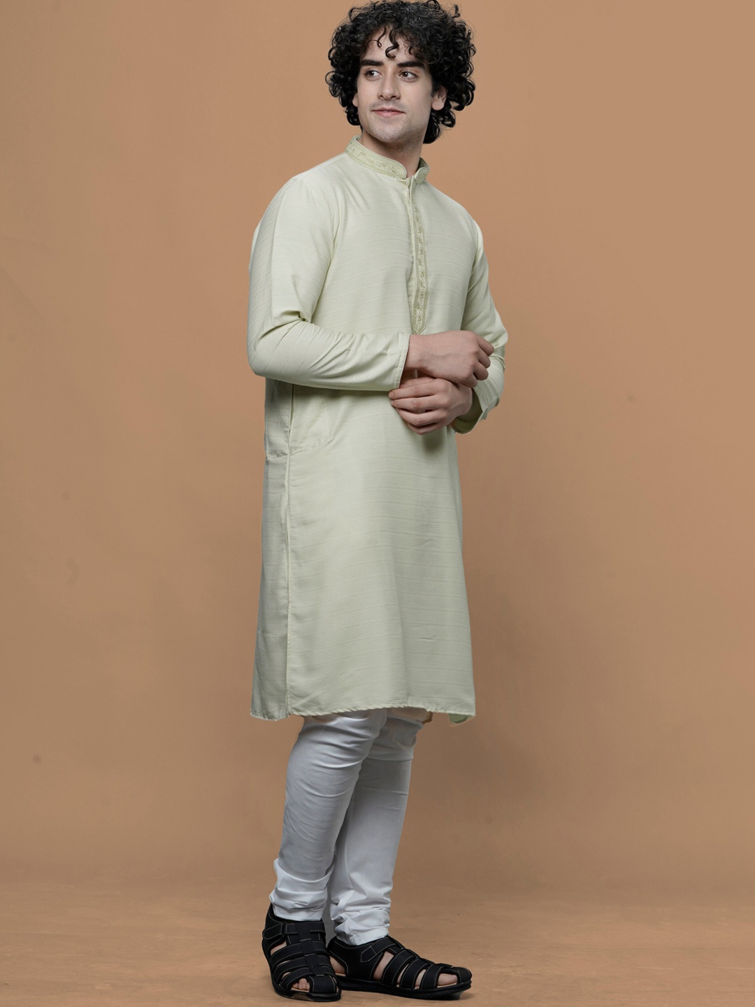 

MAAHI FABS Ethnic Motifs Woven Design Thread Work Cotton Kurta, Green