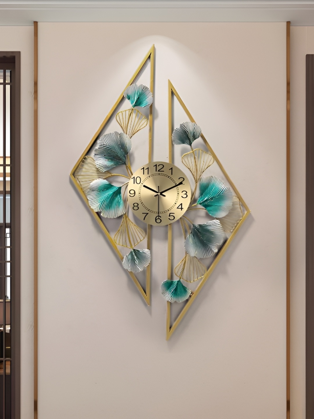 

HANDICRAFTS TOWN Blue & Gold Toned Floral Contemporary Wall Clock