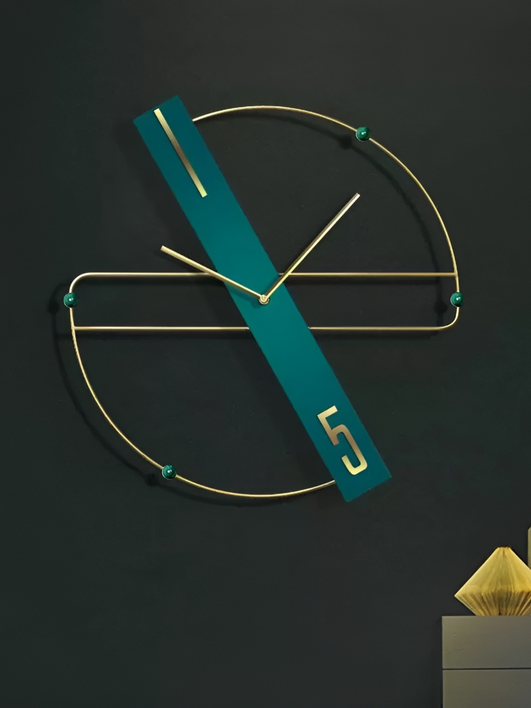 

HANDICRAFTS TOWN Blue & Gold Toned Geometric Traditional Wall Clock