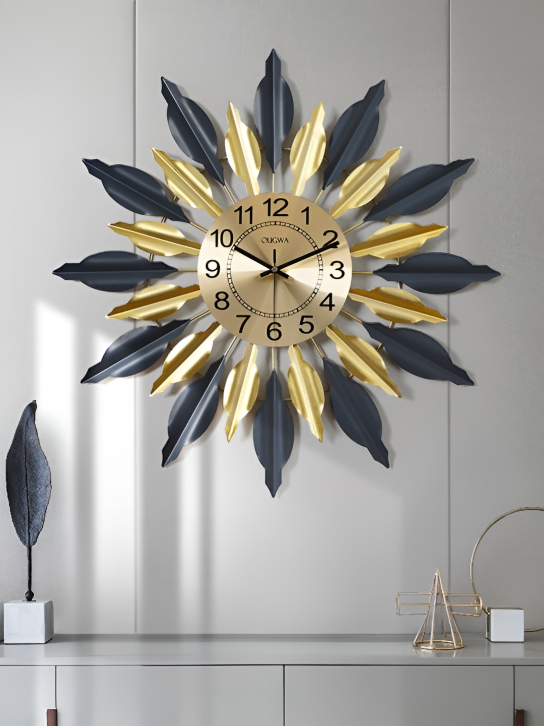 

HANDICRAFTS TOWN Black & Gold Toned Floral Traditional Wall Clock