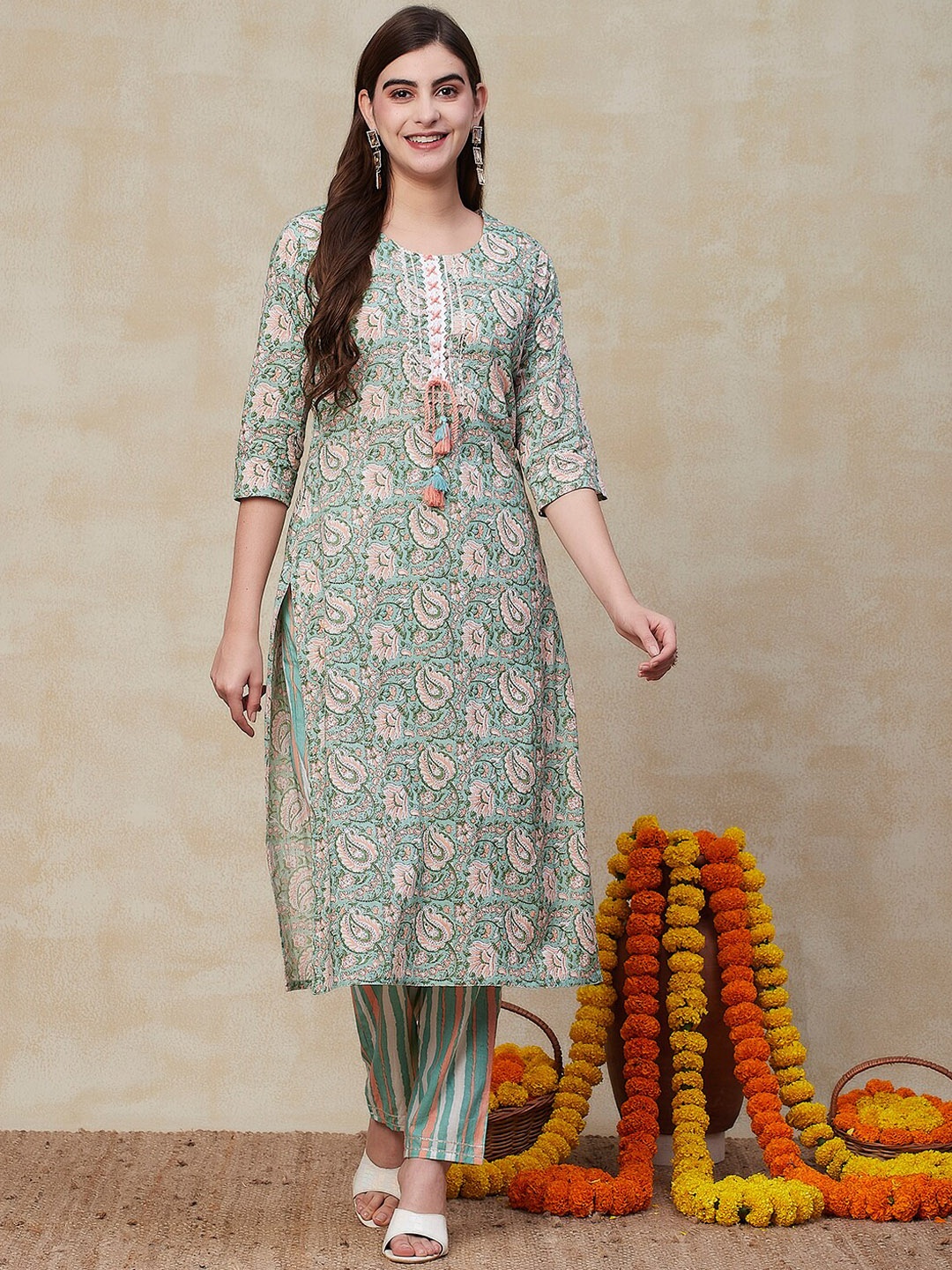 

FASHOR Floral Printed Gotta Patti Pure Cotton Straight Kurta & Trousers, Sea green