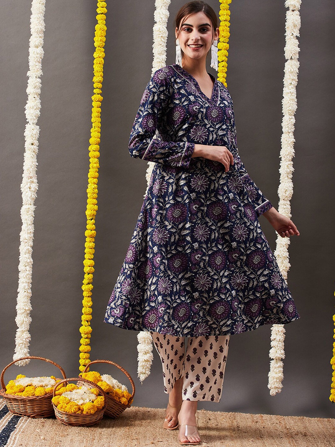 

FASHOR Floral Printed V-Neck Pure Cotton A-Line Kurta with Trousers, Blue