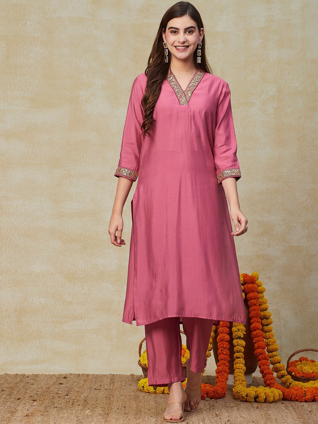 

FASHOR Ethnic Motifs Yoke Design Sequinned Kurta With Trousers, Pink