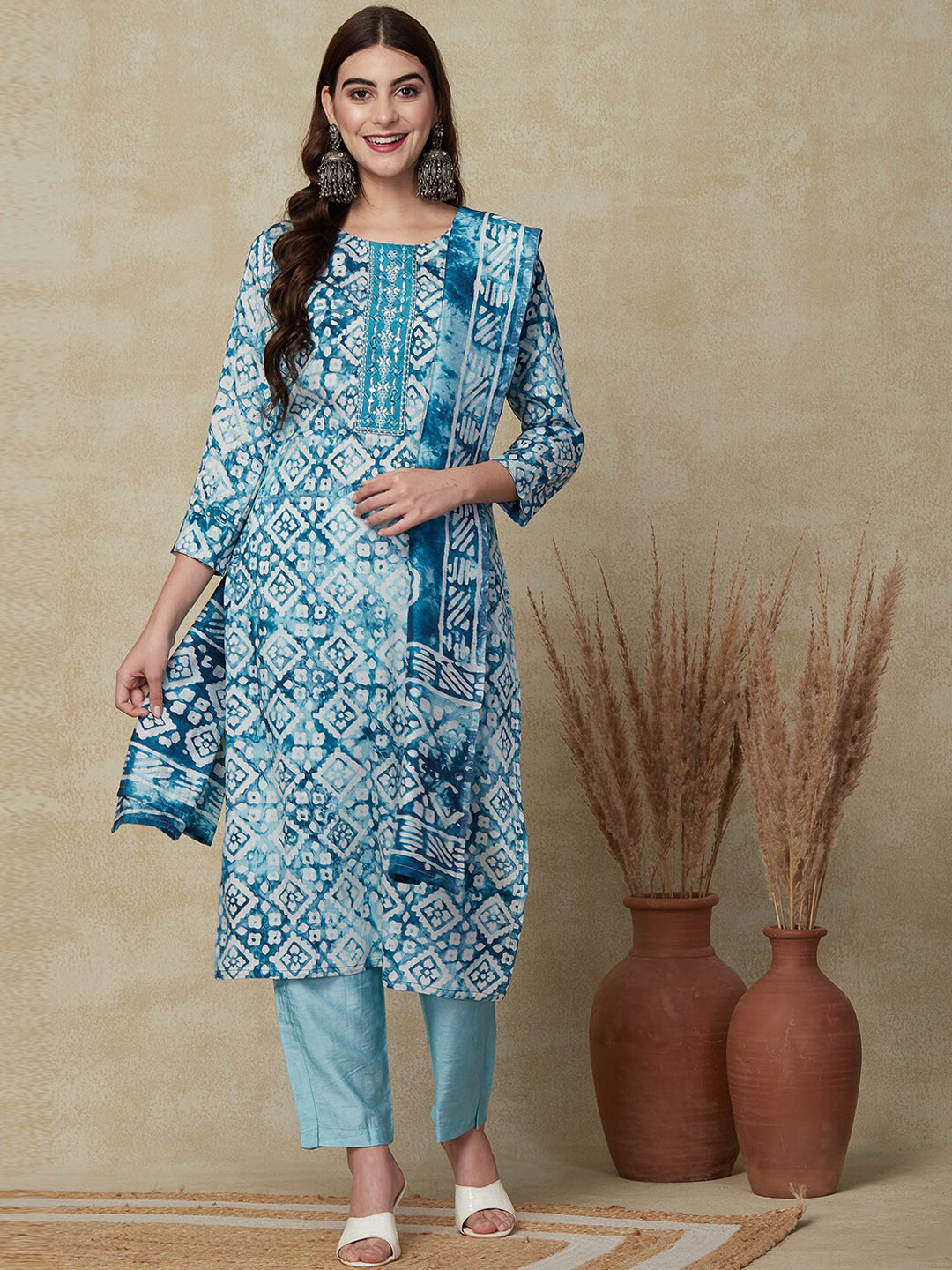 

FASHOR Ethnic Motifs Printed Kurta With Trousers & With Dupatta, Blue