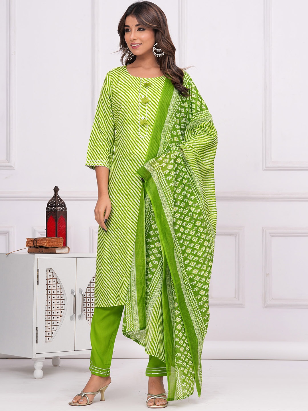 

KALINI Leheriya Printed Gotta Patti Detail Straight Kurta & Trousers With Dupatta, Green