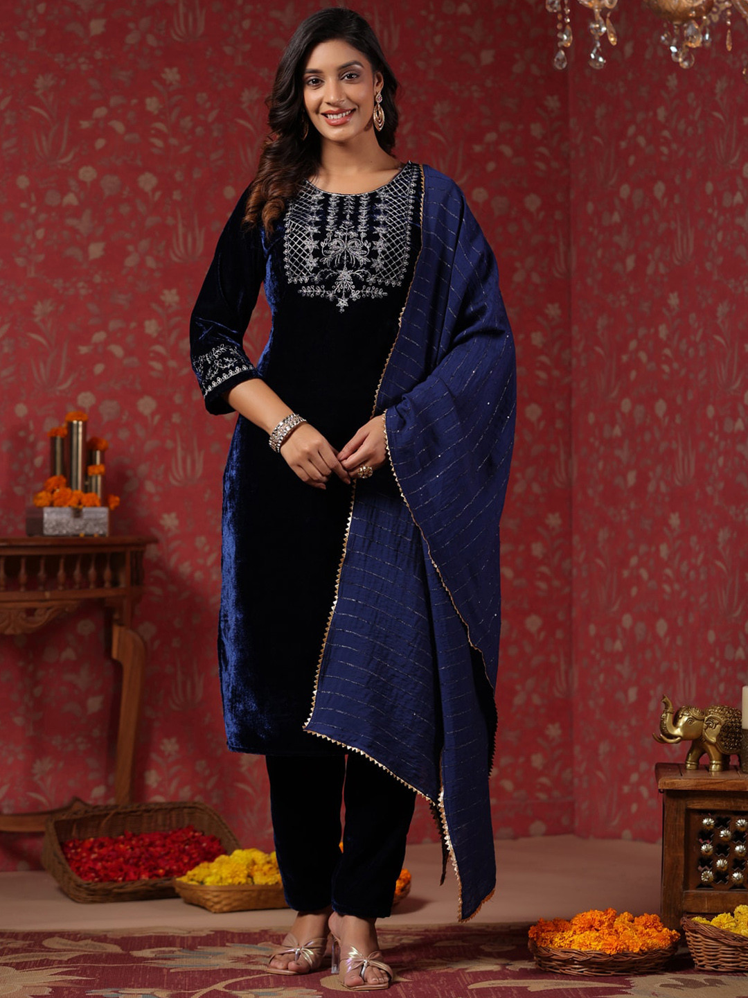 

Ishin Ethnic Motifs Embroidered Velvet Kurta With Trousers And Dupatta, Navy blue