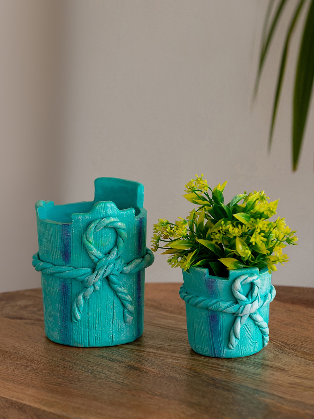 

ExclusiveLane 2 Pcs Blue Wrapped Gift Terracotta Table Planters Flower Pots