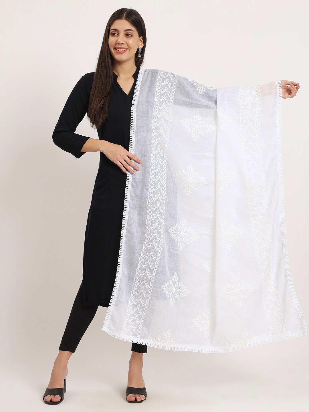 

Zamour Floral Embroidered Cotton Dupatta, White