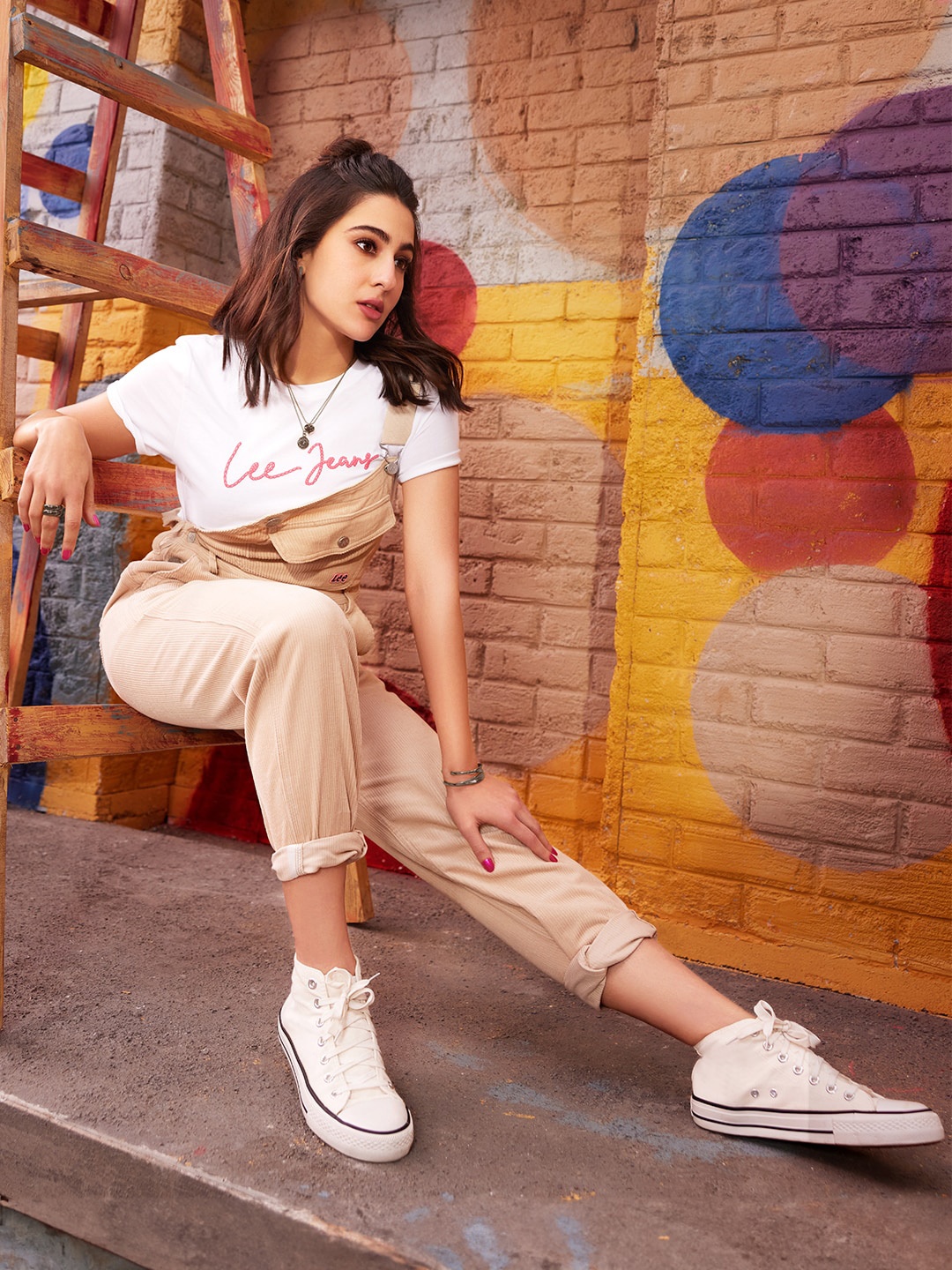 

Lee Cotton Corduroy Ankle Length Dungaree With T-Shirt, Beige
