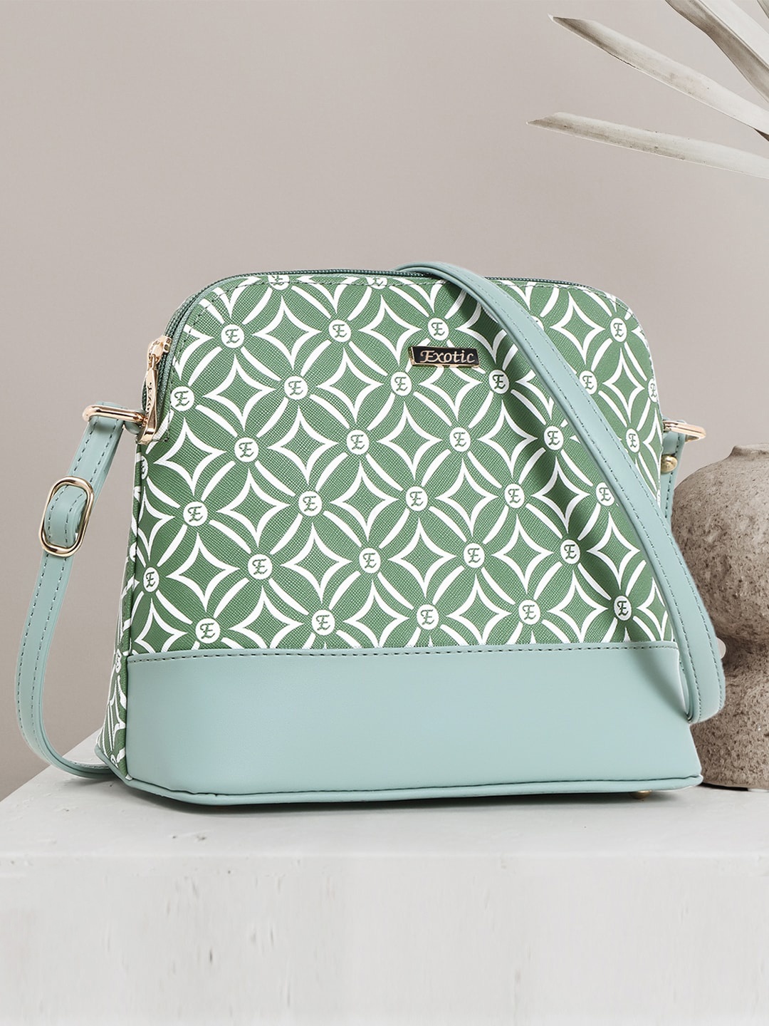 

Exotic Geometric Printed PU Sling Bag, Green