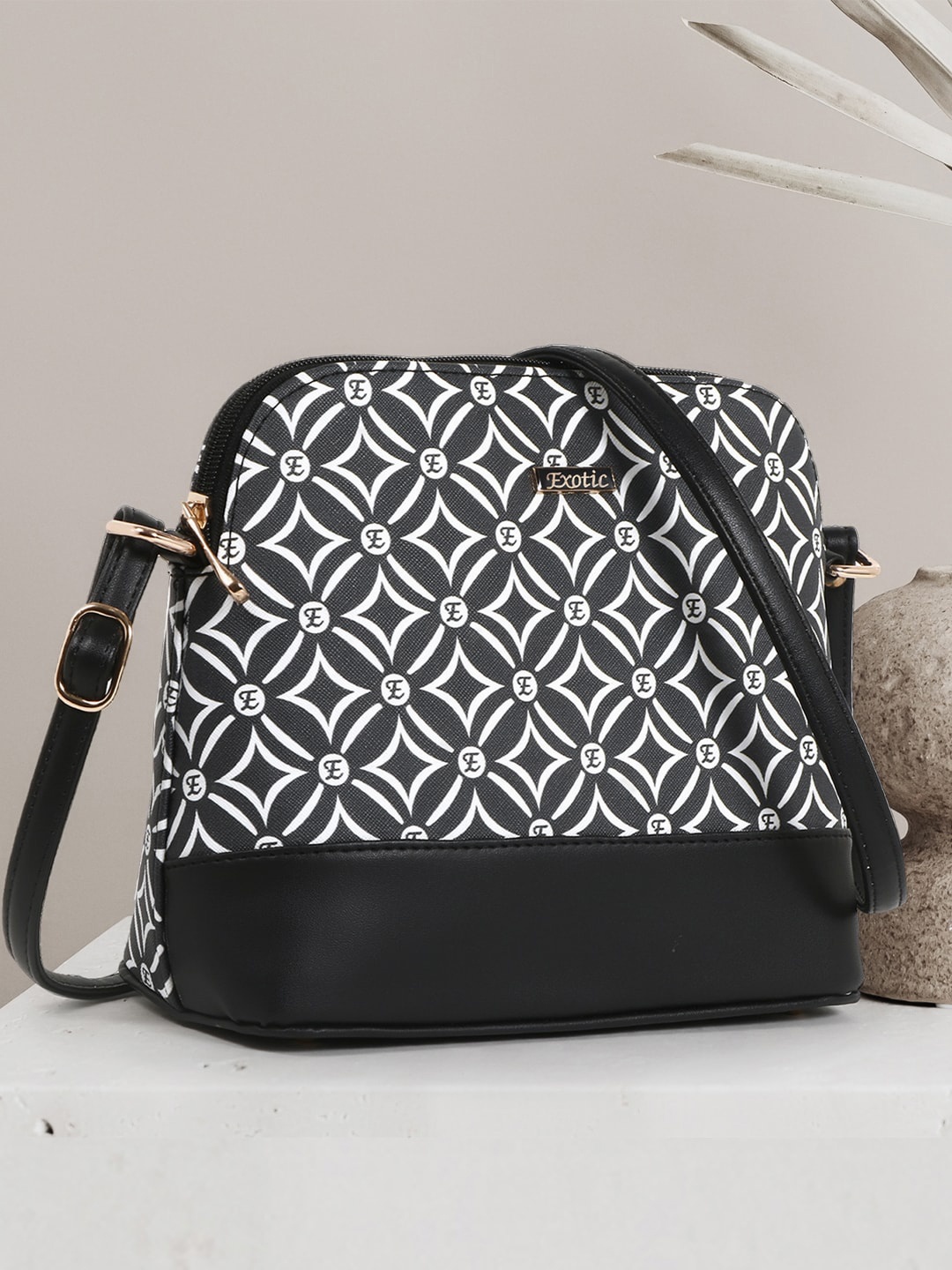 

Exotic Geometric Printed PU Sling Bag, Black