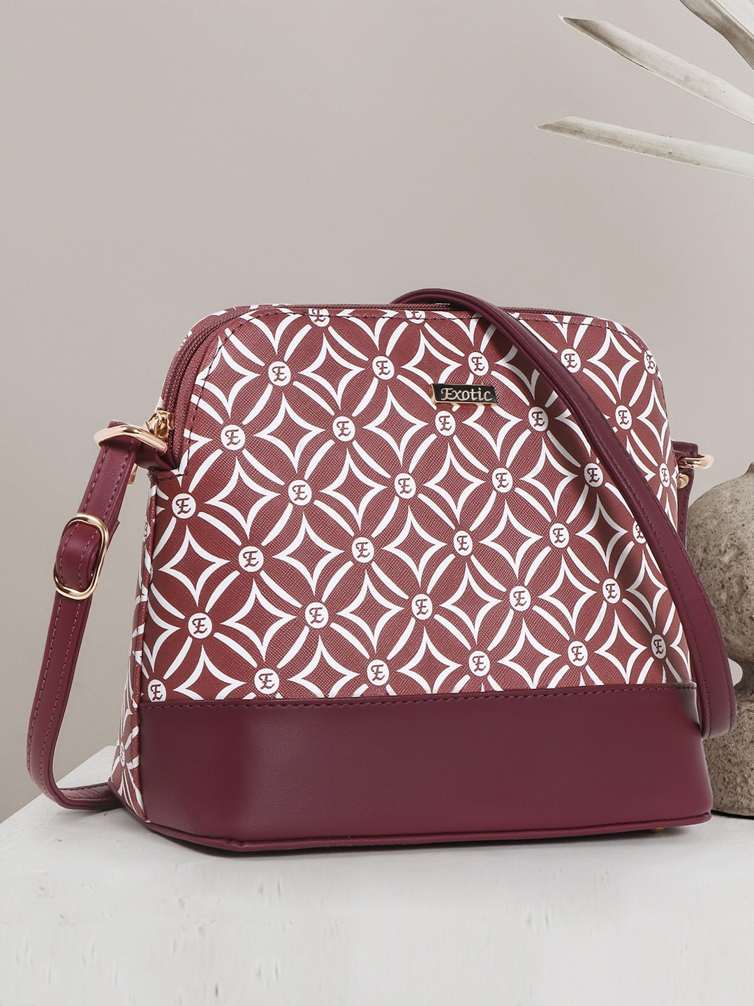 

Exotic Ethnic Motifs Printed Sling Bag, Purple